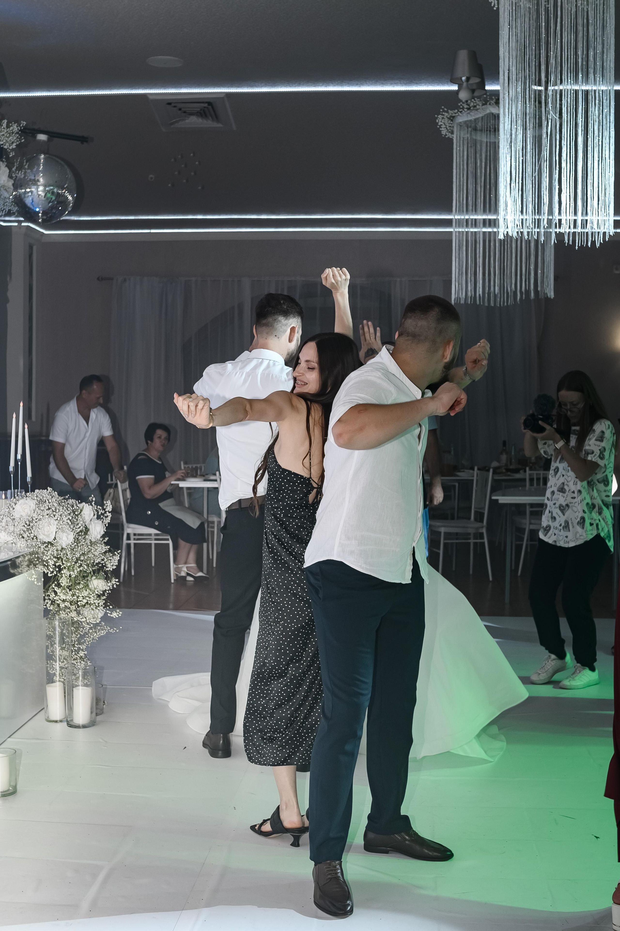 Свадьба, полный день. Юлия Басня семейный и свадебный фотограф в Донецке