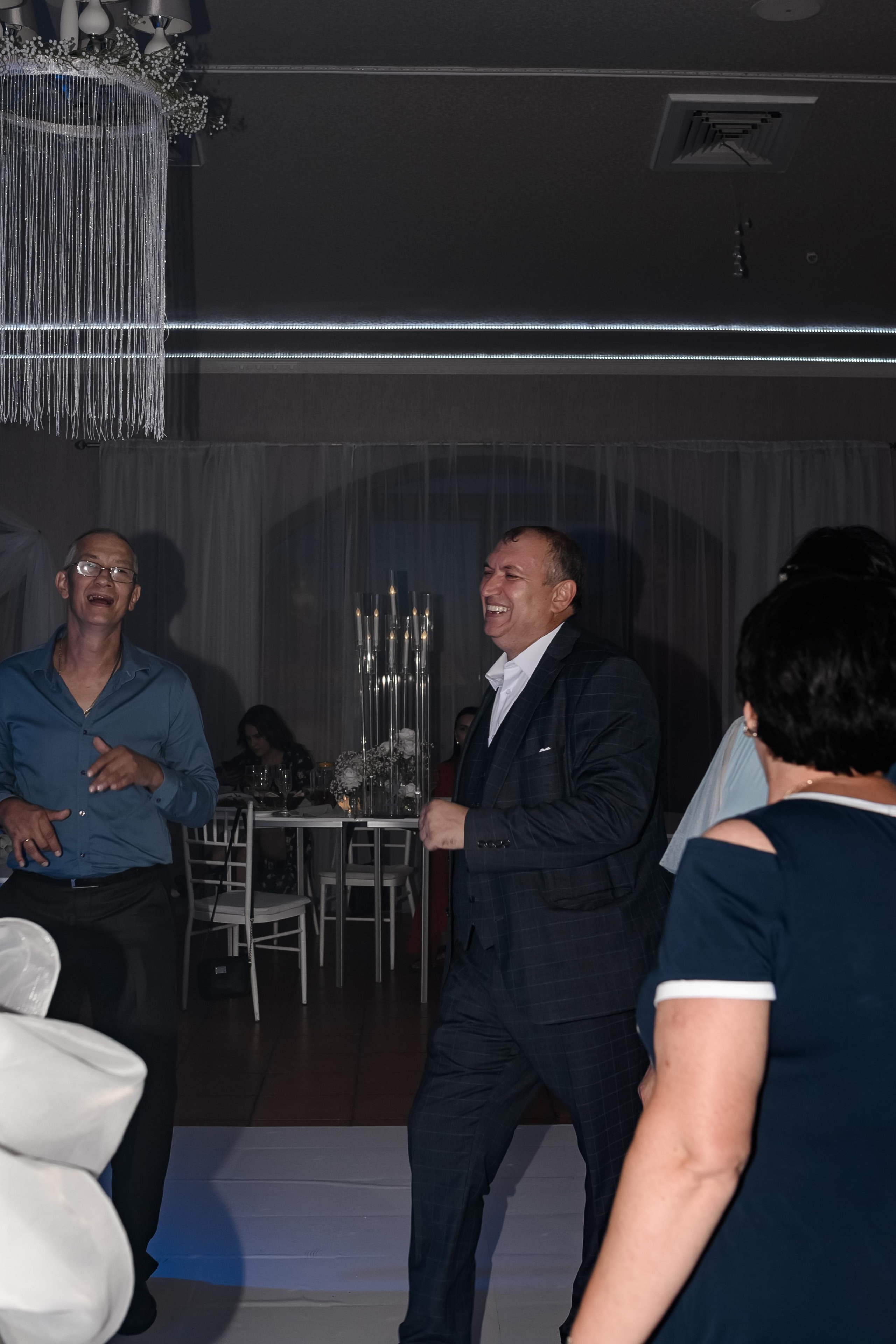 Свадьба, полный день. Юлия Басня семейный и свадебный фотограф в Донецке