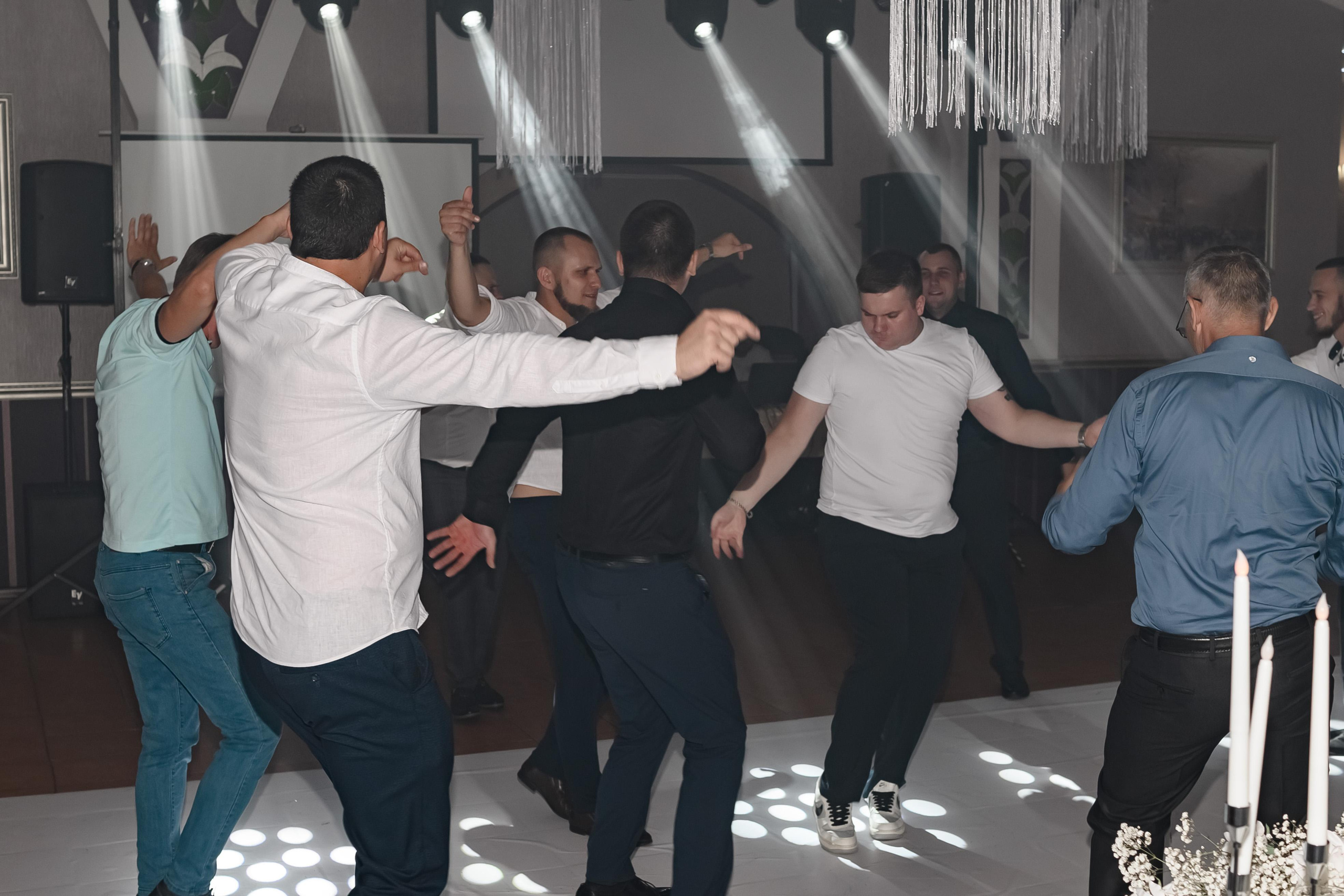 Свадьба, полный день. Юлия Басня семейный и свадебный фотограф в Донецке