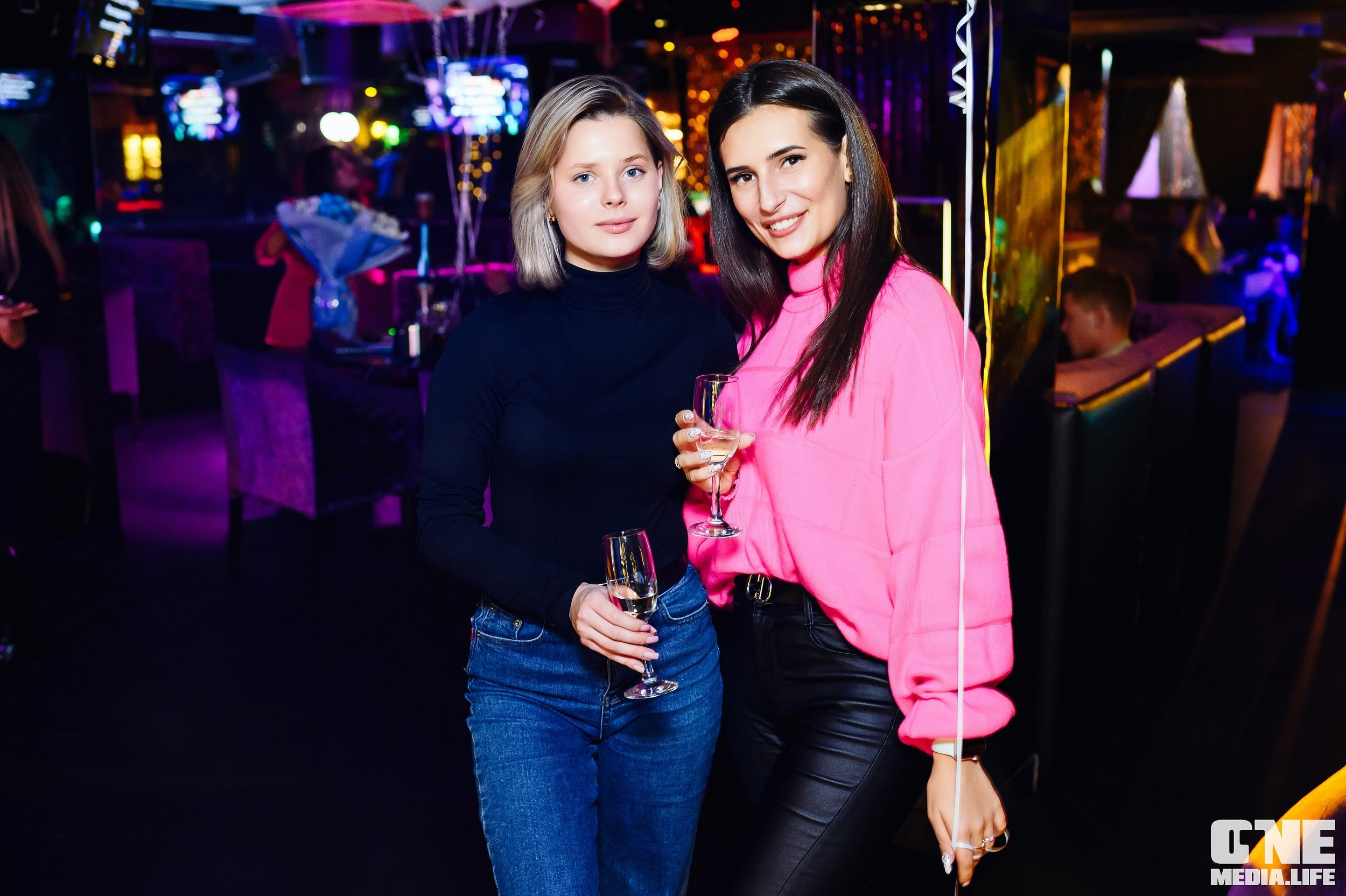 Фоторепортаж из караоке-клуба Эйфория. One Media Life: фоторепортажи, фотоотчеты с мероприятий и заведений