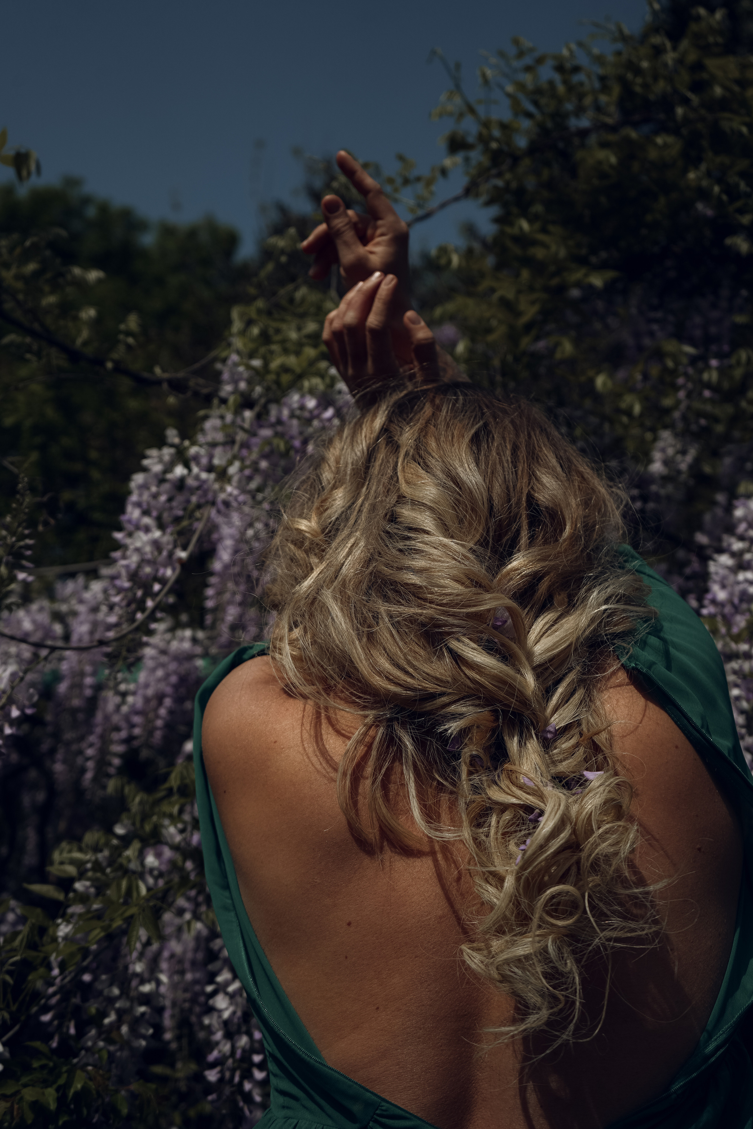 Ксения в глицинии. Фотограф в Сочи Марина Барс