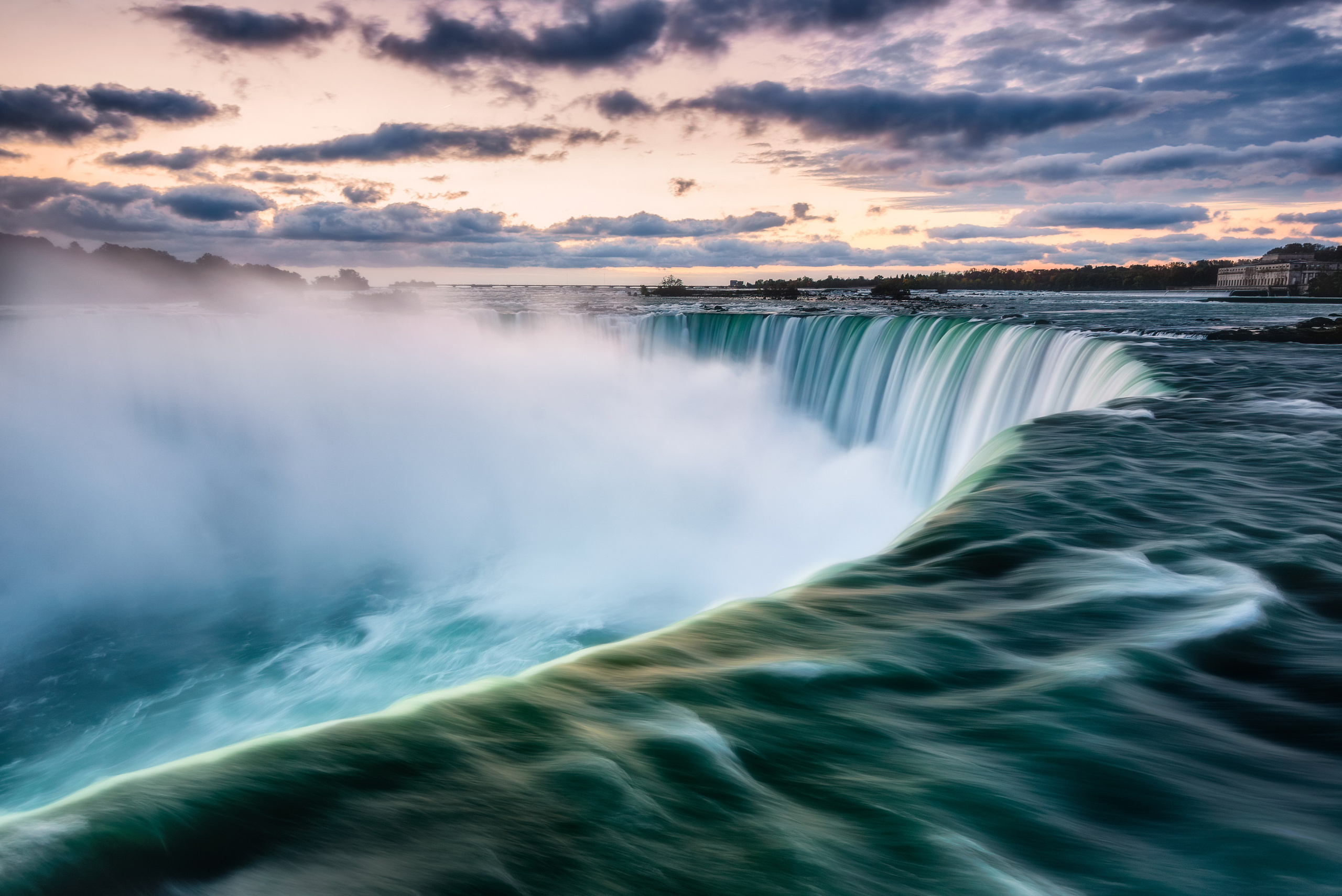Ниагарский водопад на рассвете