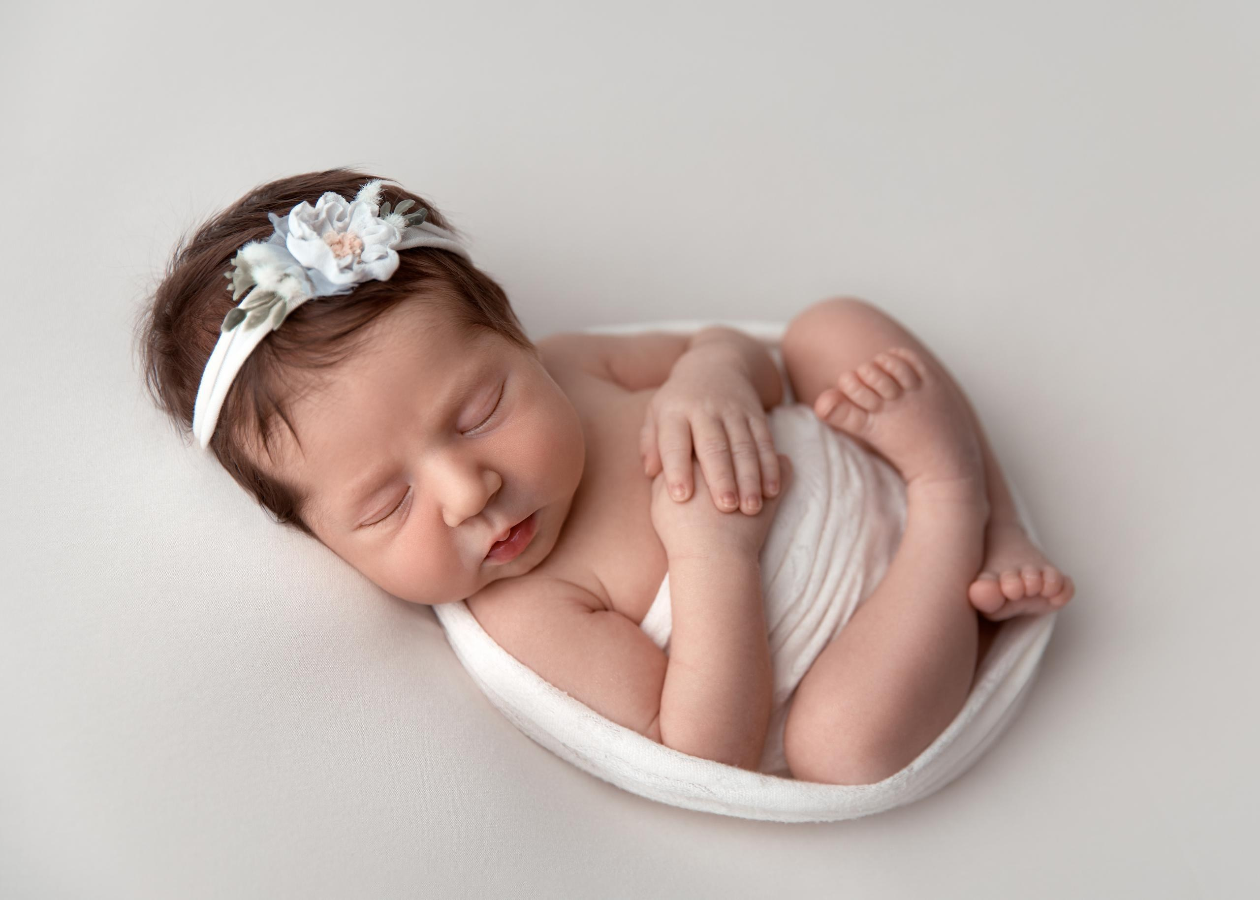 Профессиональный фотограф новорождённых в Москве Елена Сатюкова