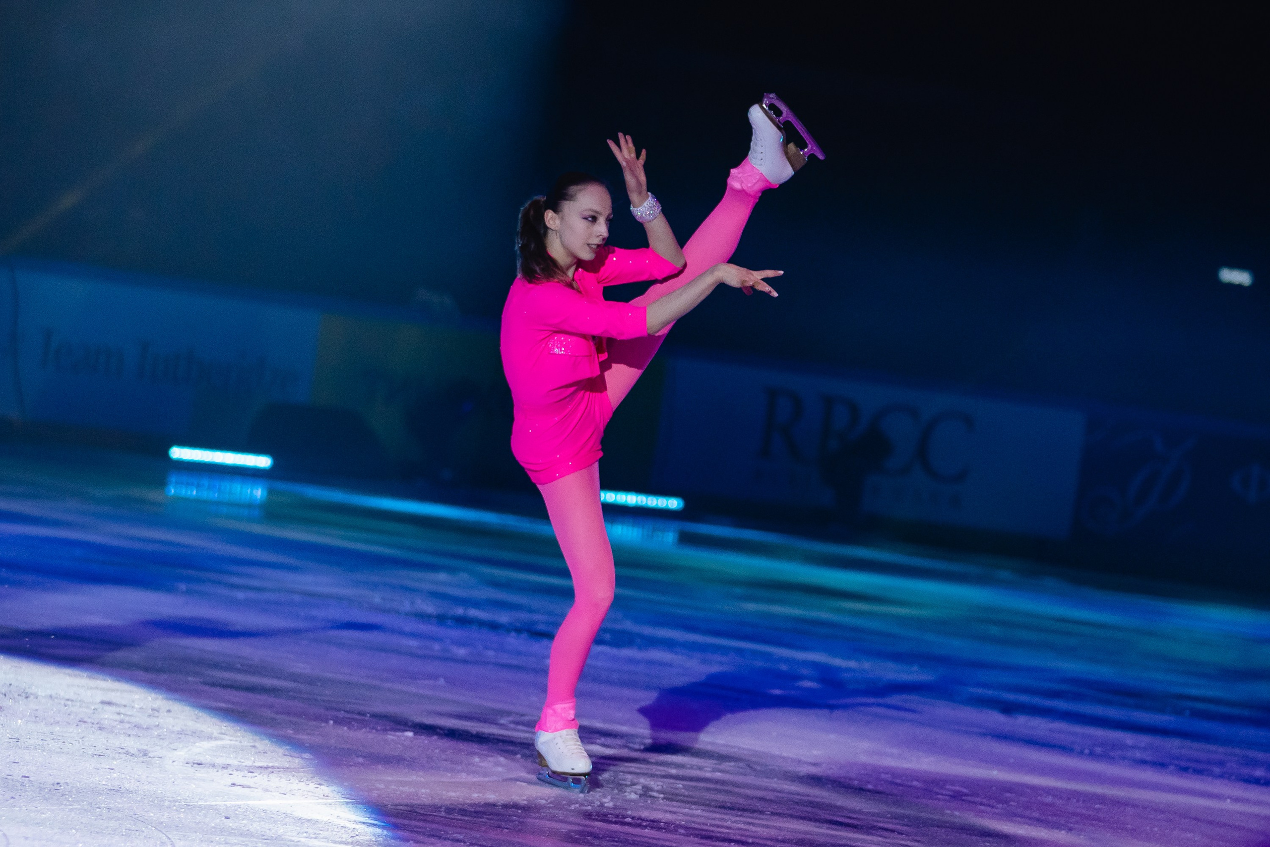 Шоу «Чемпионы на льду» в Новосибирске. Воробьева Ксения — Спортивный и танцевальный фотограф Новосибирск