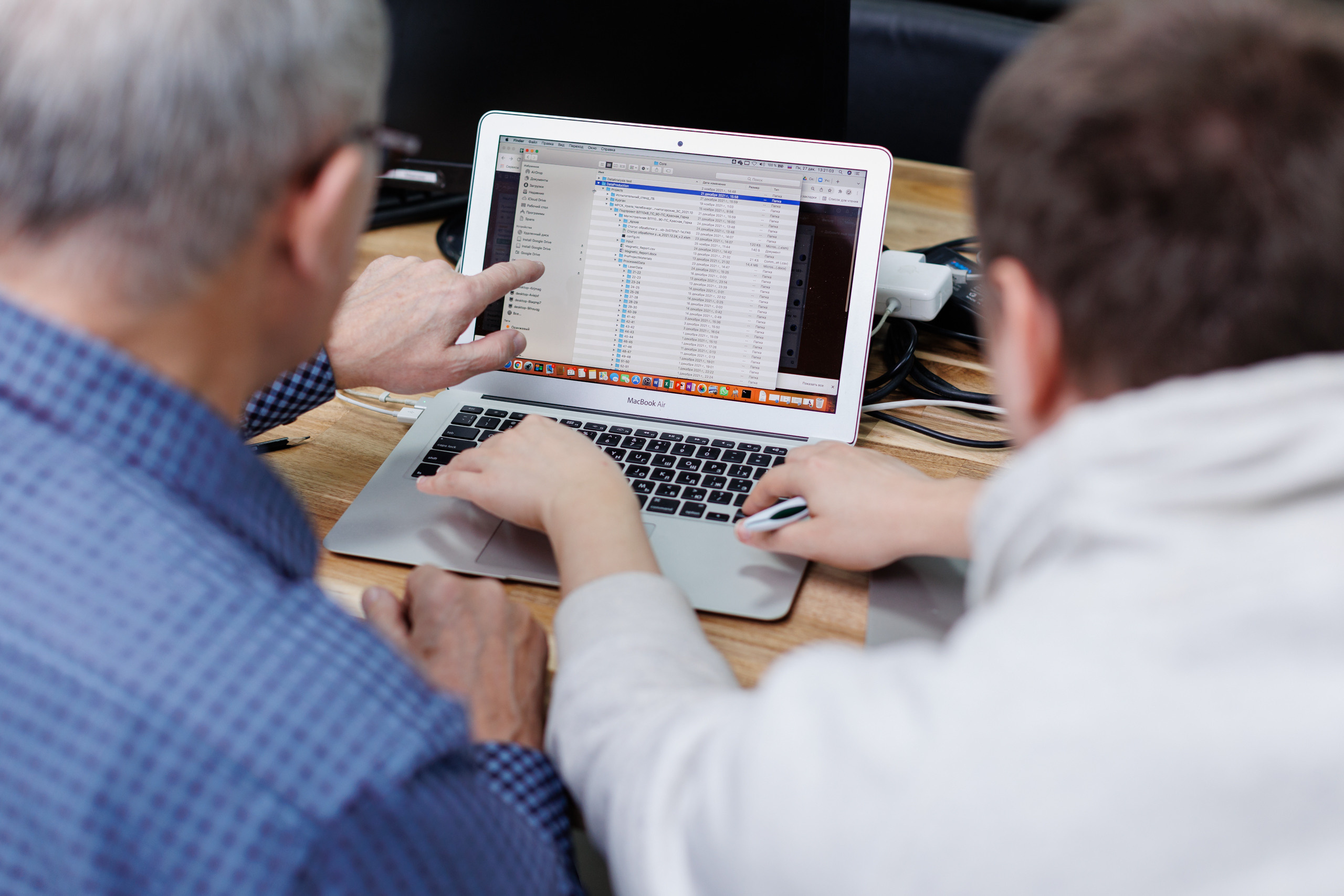 Съемка производства роботизированного комплекса для мониторинга и технического обслуживания CableWalker. Контент для бизнеса в Екатеринбурге Полдень Медиа