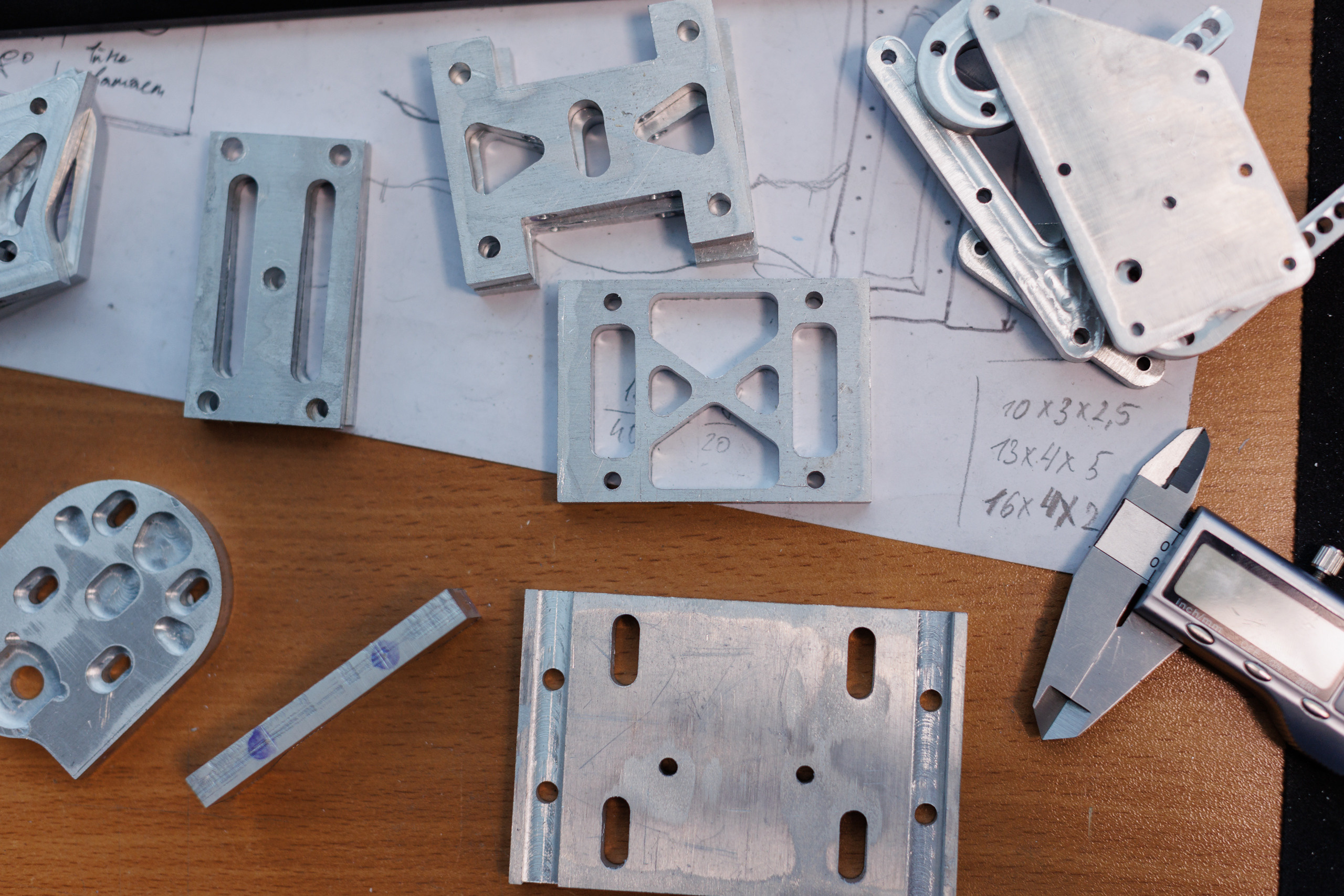 Съемка производства роботизированного комплекса для мониторинга и технического обслуживания CableWalker. Контент для бизнеса в Екатеринбурге Полдень Медиа