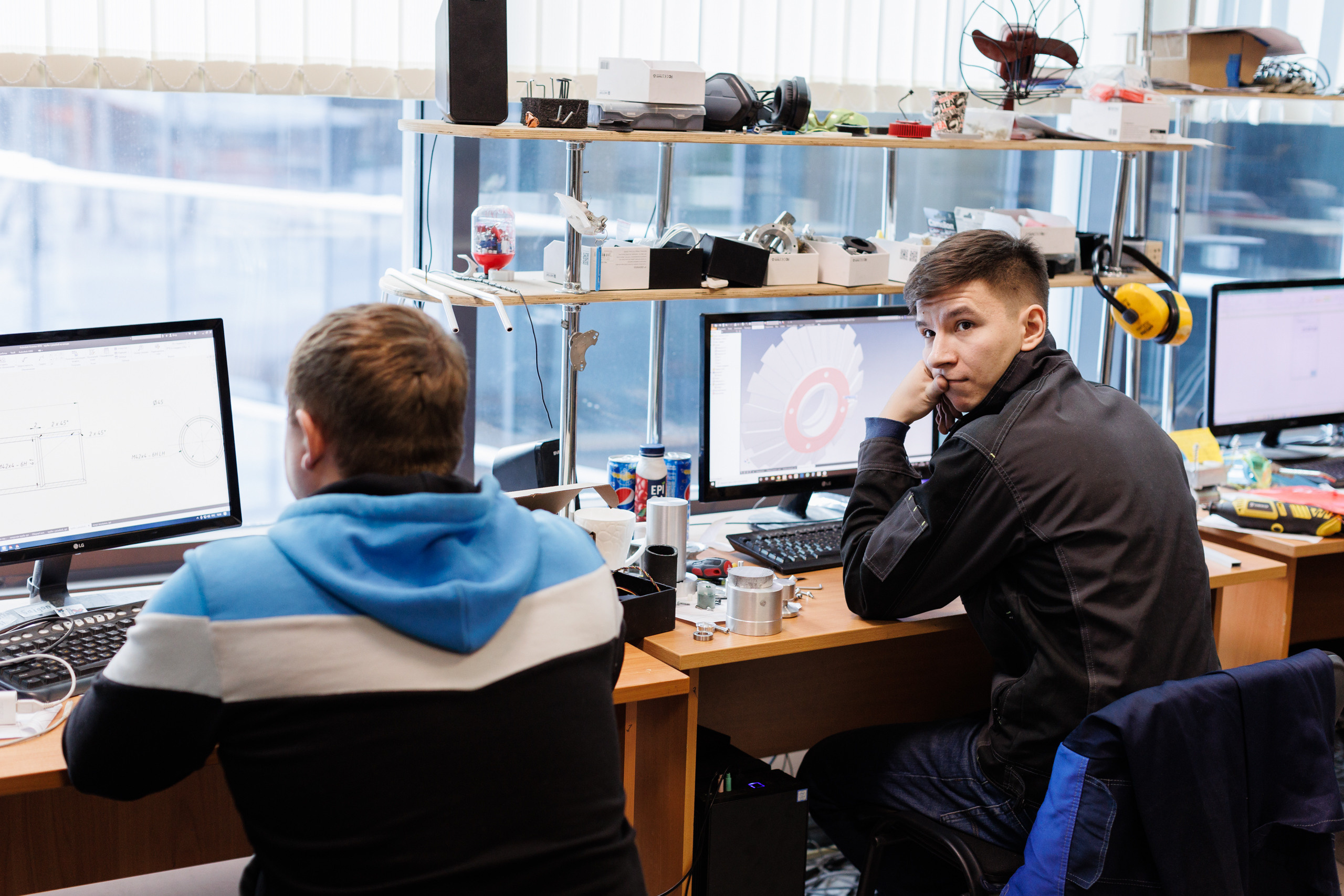 Съемка производства роботизированного комплекса для мониторинга и технического обслуживания CableWalker. Контент для бизнеса в Екатеринбурге Полдень Медиа