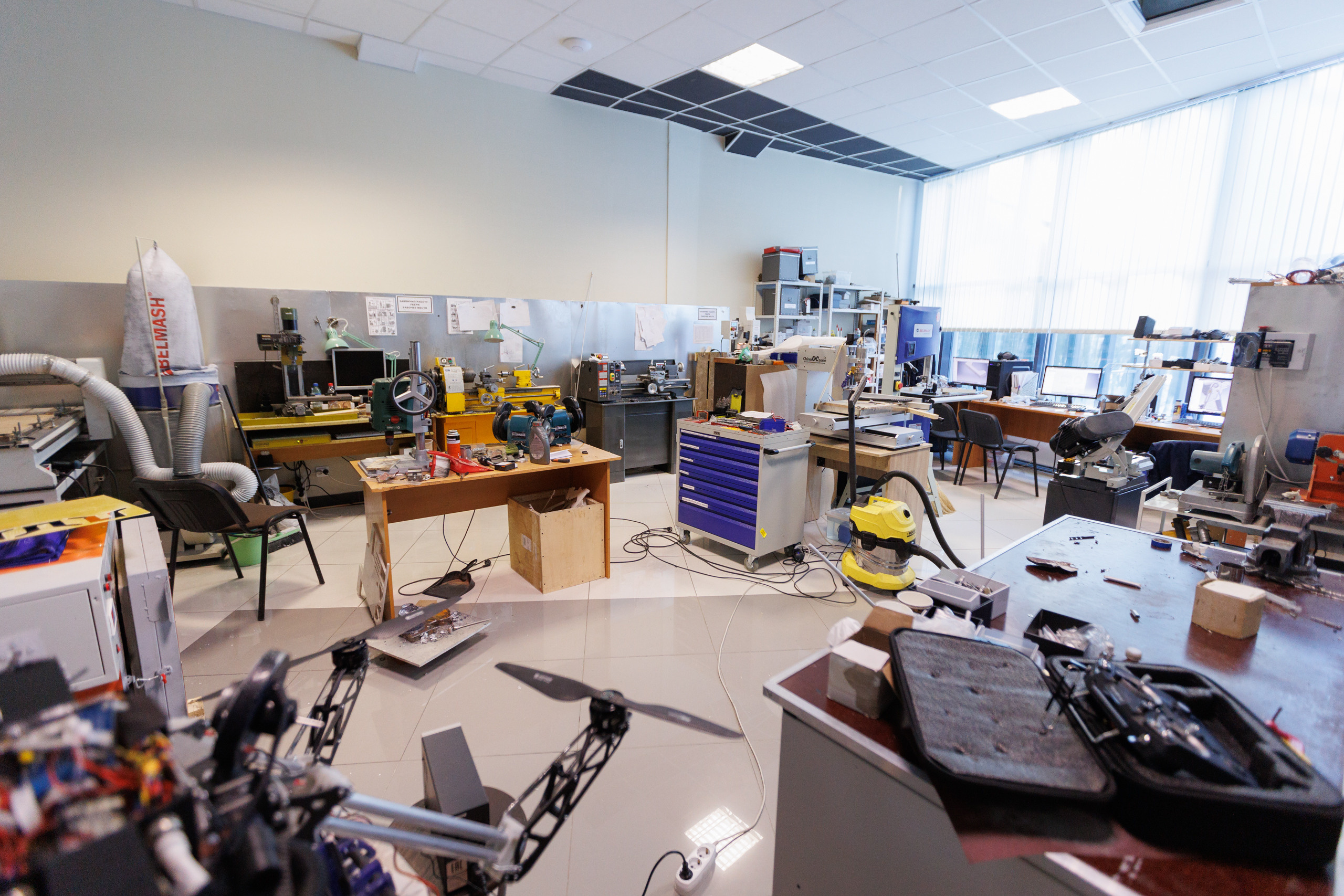 Съемка производства роботизированного комплекса для мониторинга и технического обслуживания CableWalker. Контент для бизнеса в Екатеринбурге Полдень Медиа