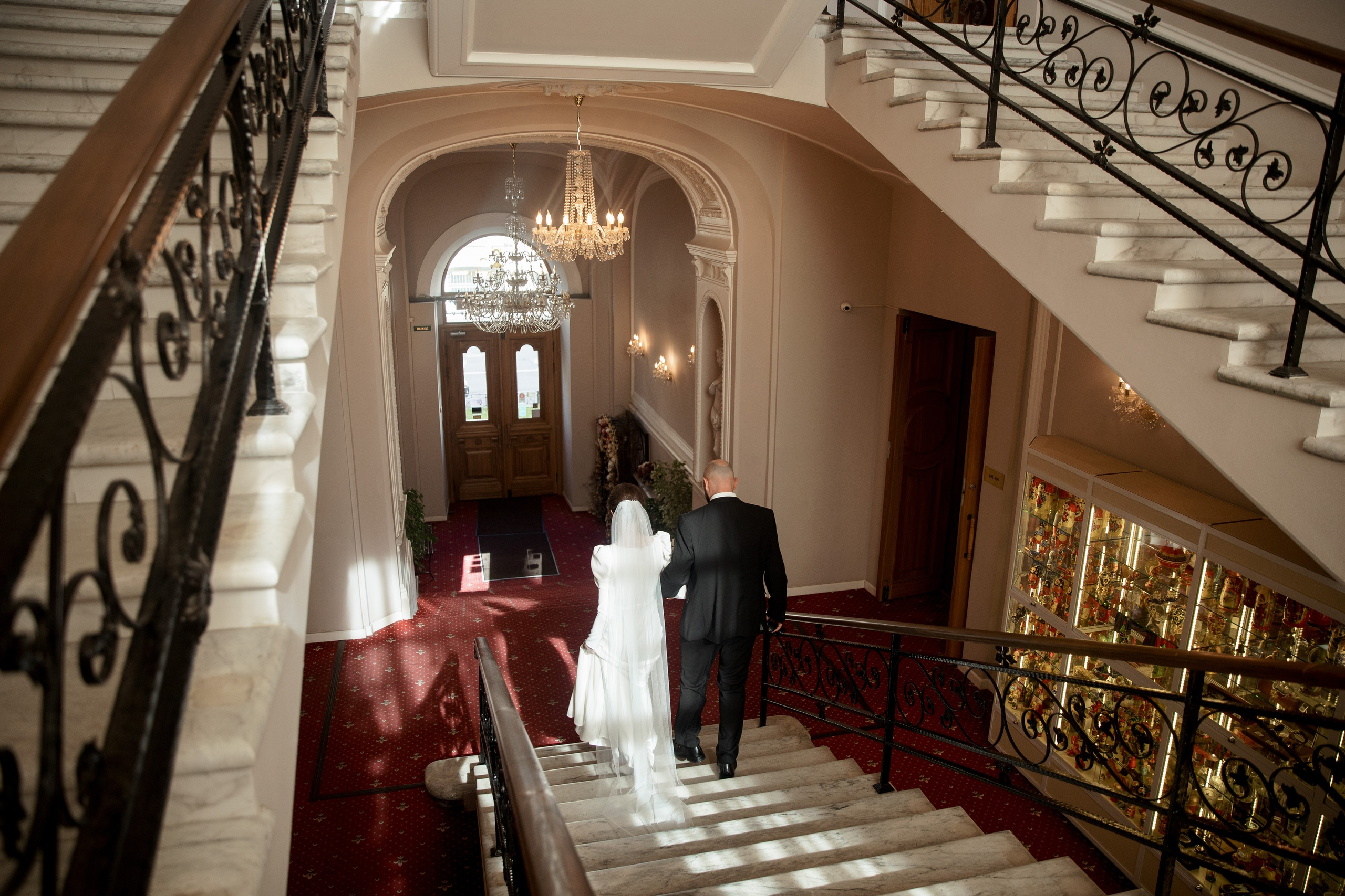 Свадебная фотосессия во Дворце Нарышкиных-Трубецких. Свадебный фотограф в Санкт-Петербурге Никита Кузякин