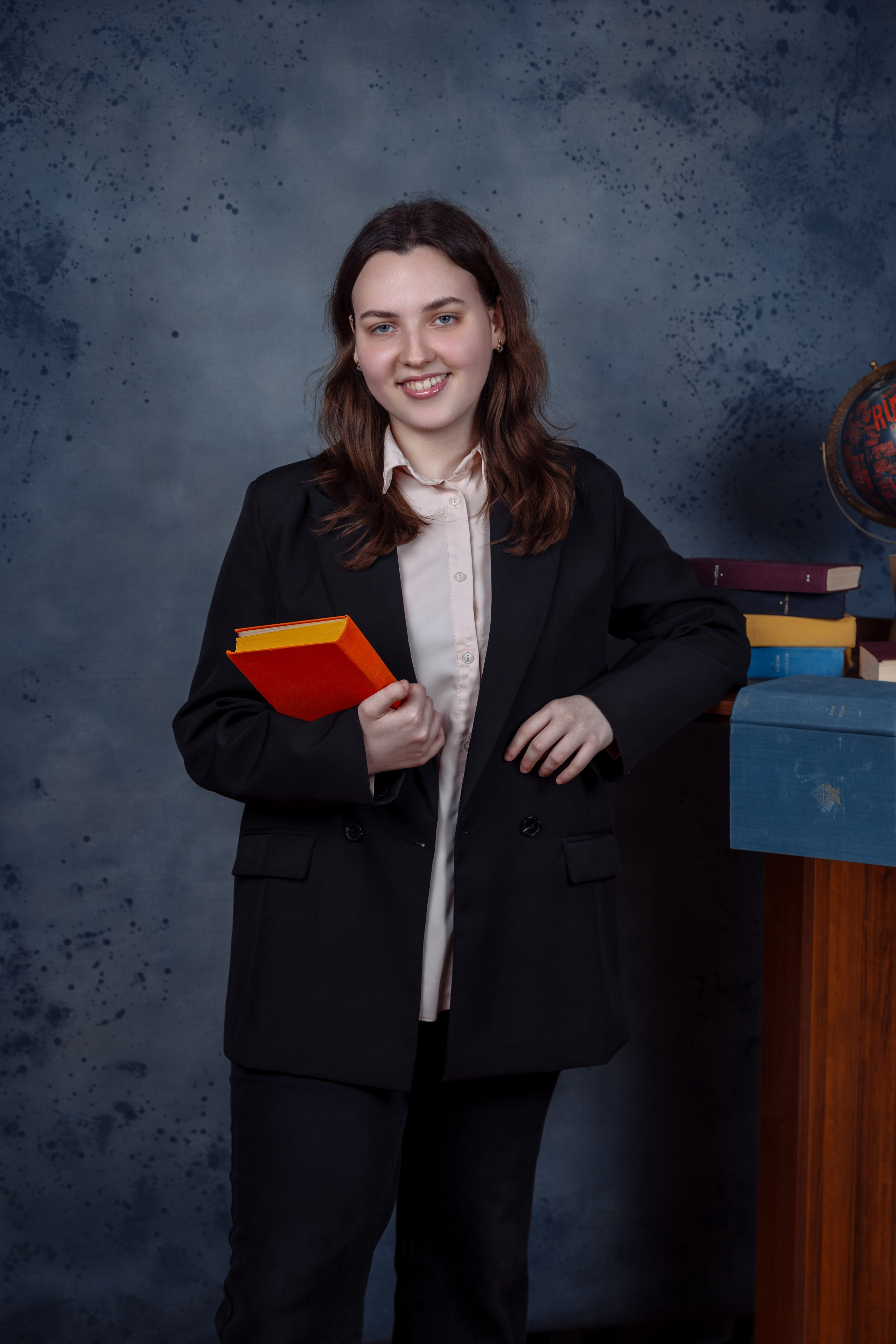 Старшая школа. Выпускные школьные фотоальбомы для школ и детских садов в Волгограде и Волжском