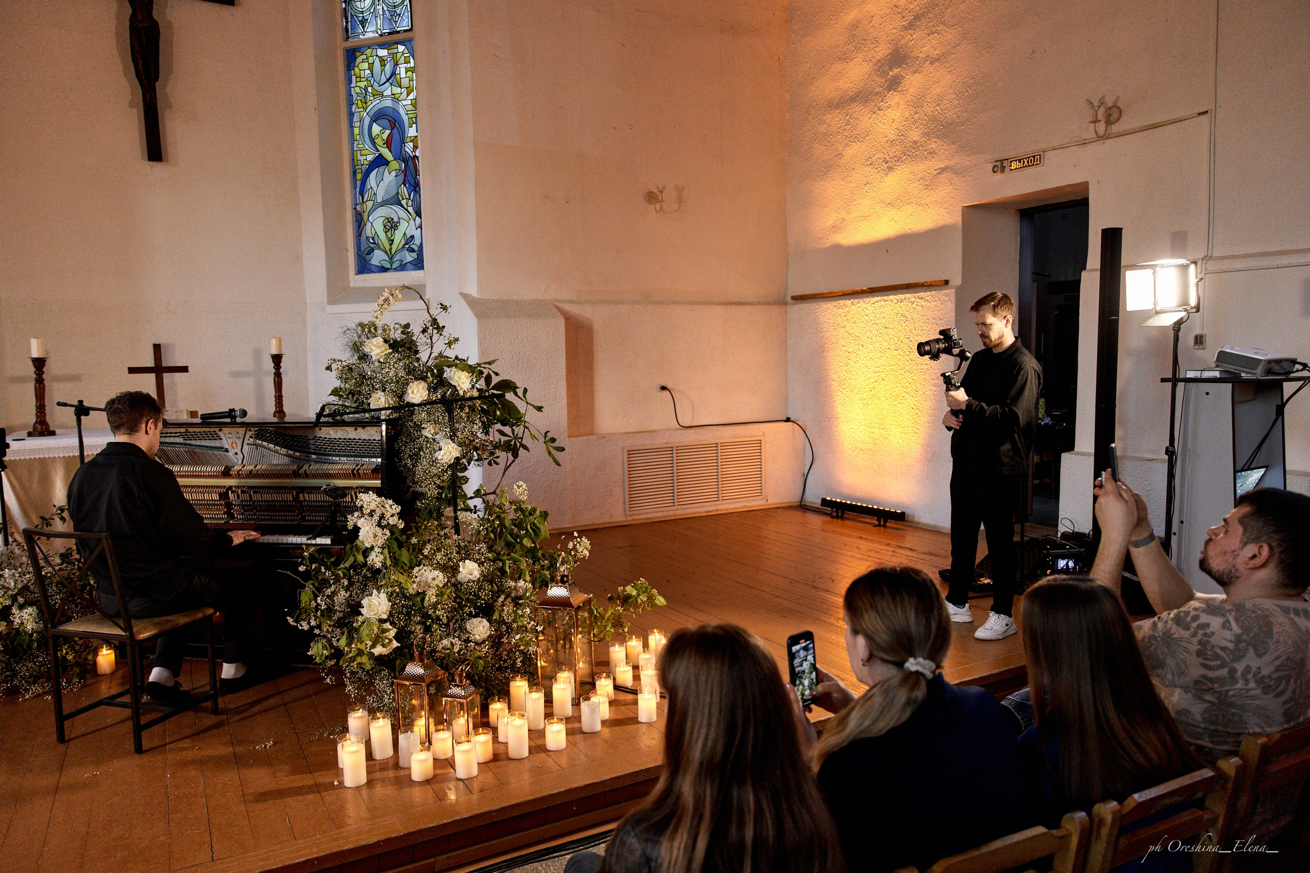 Концерт Дениса Стельмаха. Ульяновск, Евангелическо-Лютеранская церковь Св.Марии. Свадебный и семейный фотограф в Ульяновске Орешина Елена