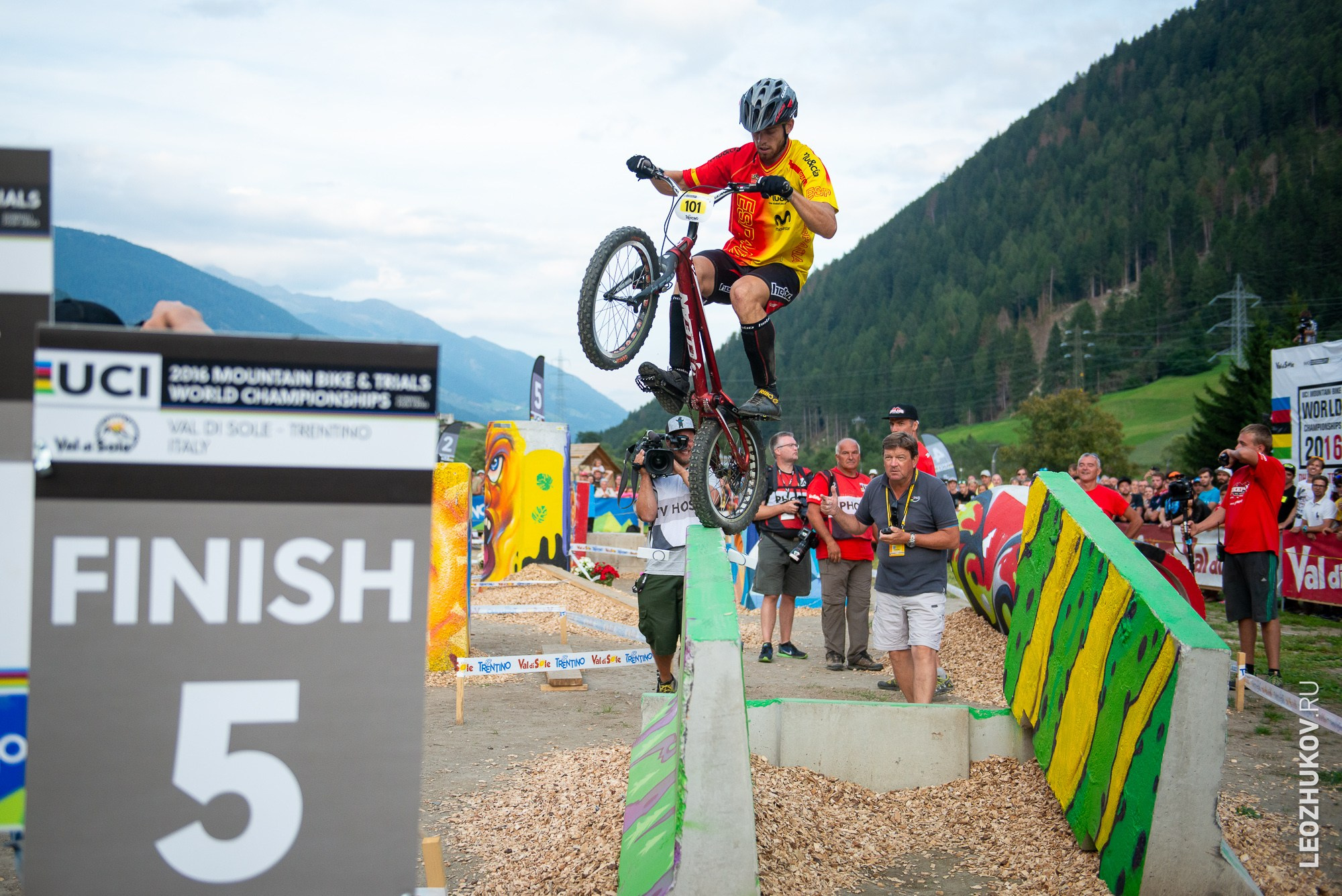 UCI Trials World Championships 2016 — finals. Sports photographer Leonid Zhukov