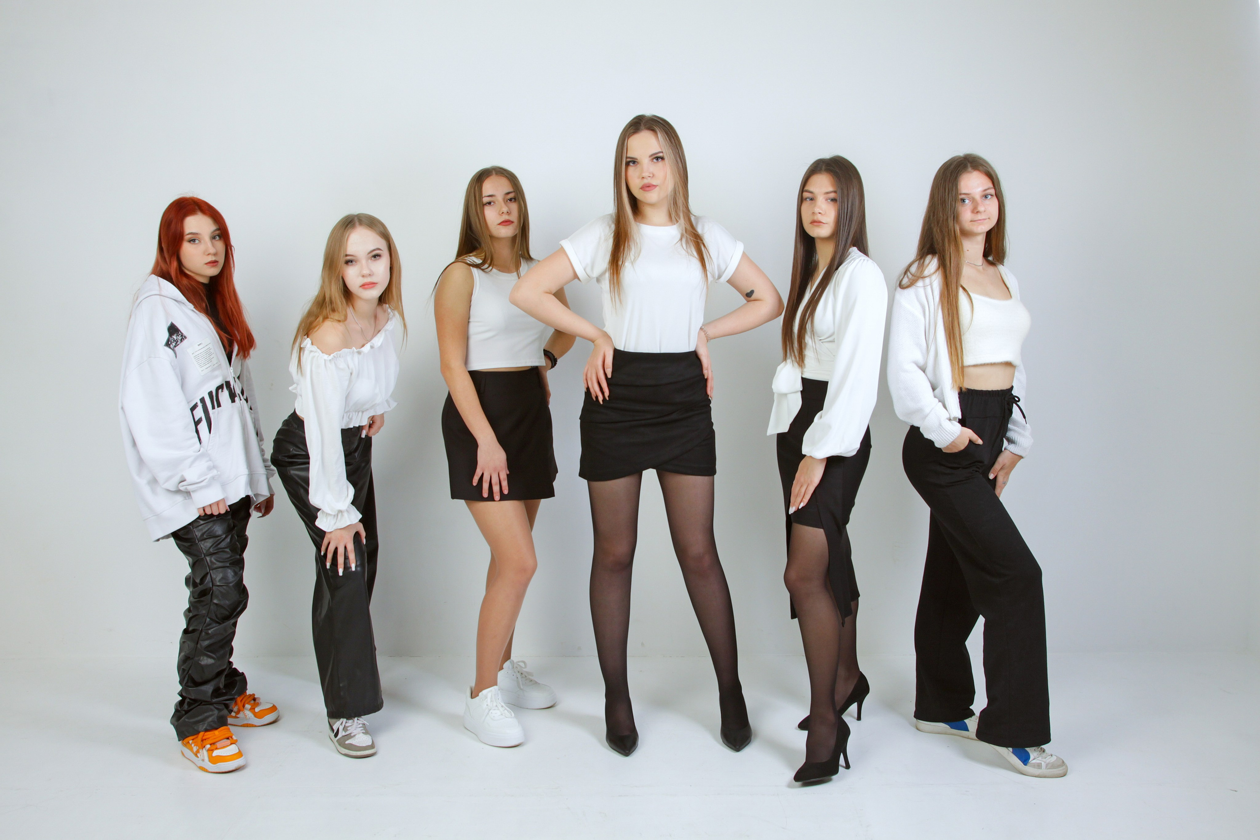 Съемка старшеклассников в студии «СОВА» г. Таганрог. Выпускные альбомы в Таганроге и Ростовской Области