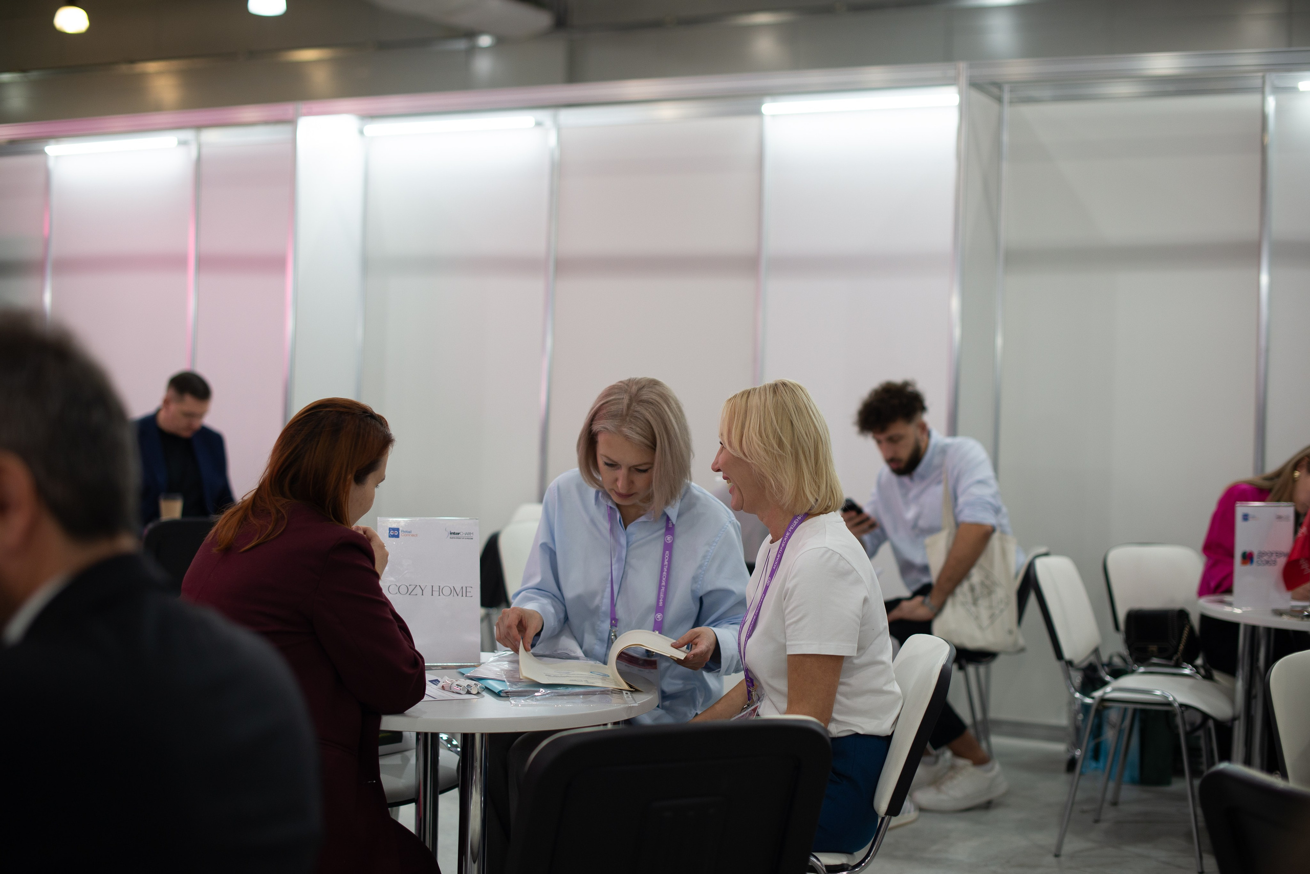 InterCHARM 2025 осень. Victoria Radjevna Репортажный Фотограф — Видеограф Москва • Санкт-Петербург