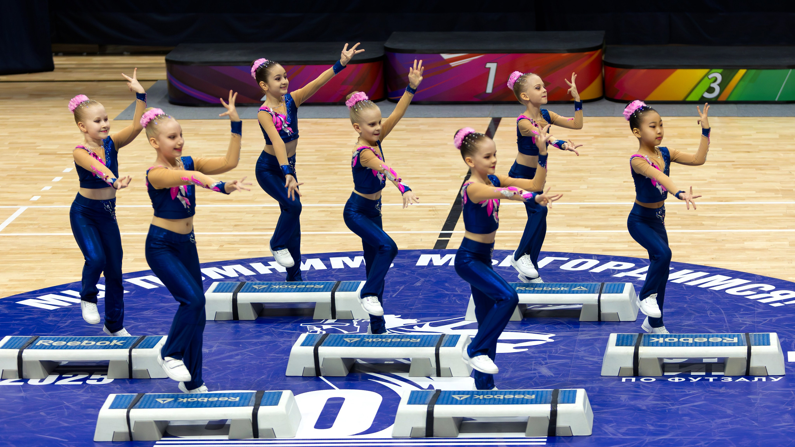 Фестиваль по фитнес-аэробике «Облачко» дисциплина «Степ-аэробика». Выпускные альбомы и школьный фотограф в Подольске, Троицке, Щербинке, Москве и Московской области