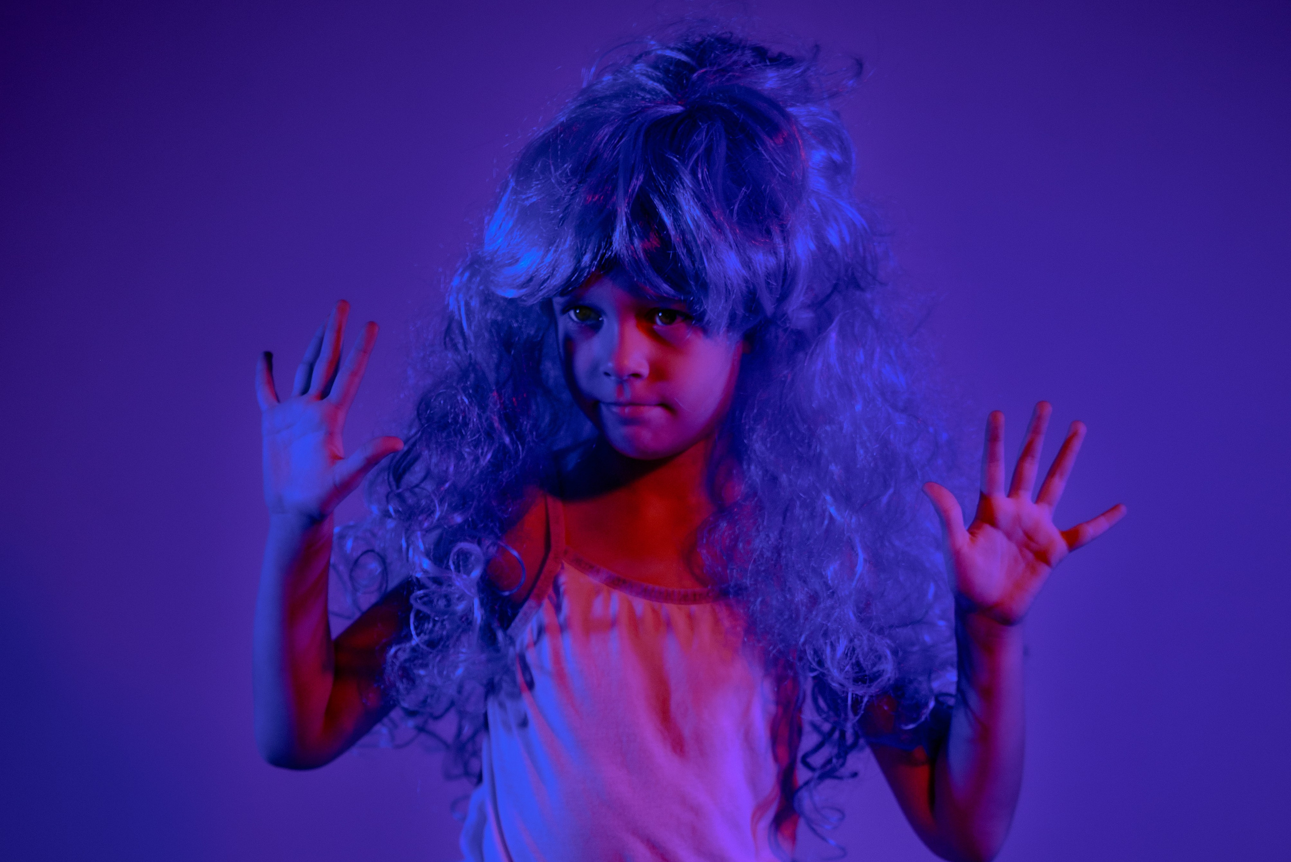 Фотосессия в домашней студии с цветным светом. Портретный фотограф Александр Журов в Кинеле, Самаре и Самарской области