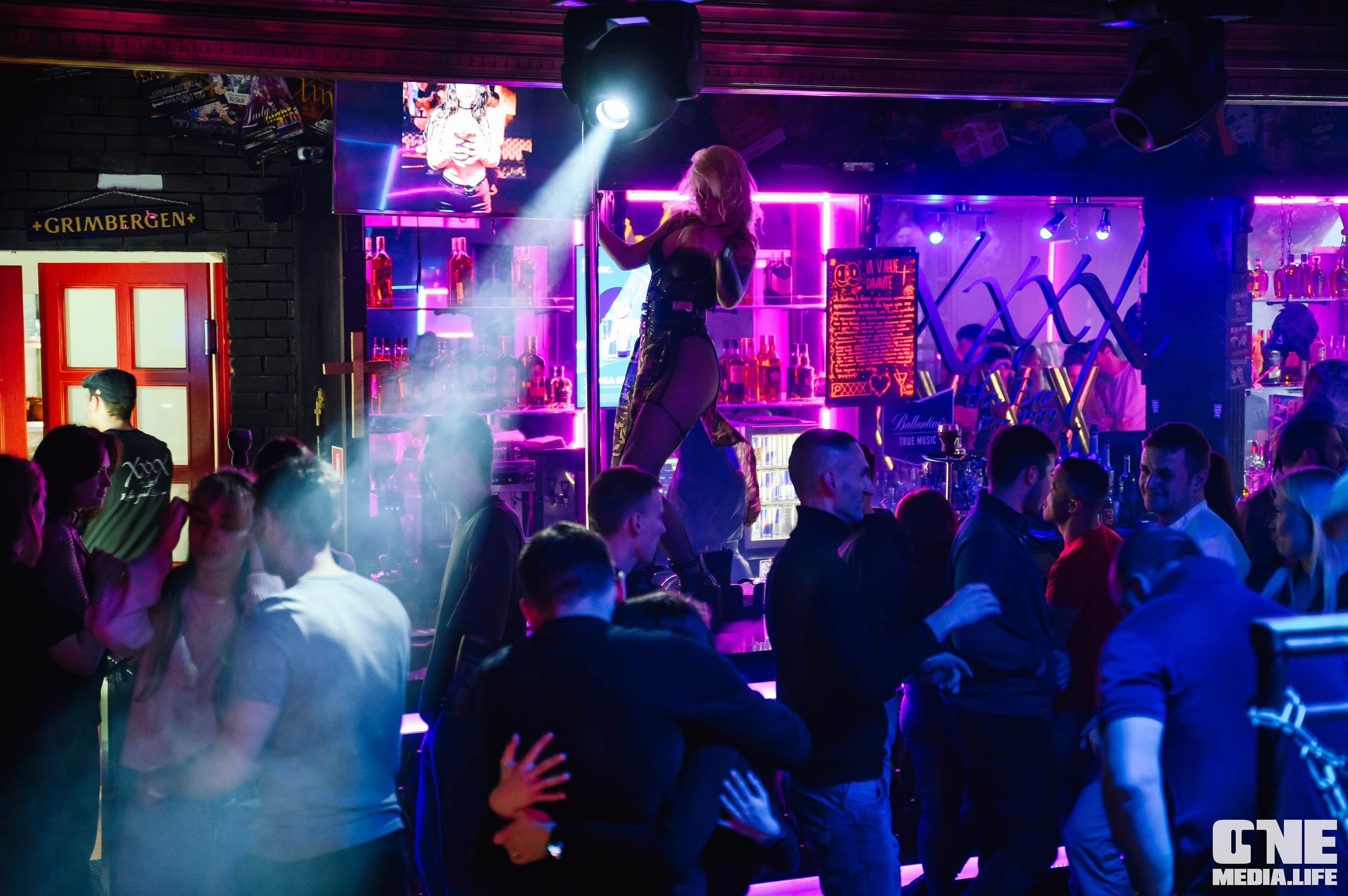 Фотоотчет из экстрим бара XxxX. One Media Life: фоторепортажи, фотоотчеты с мероприятий и заведений
