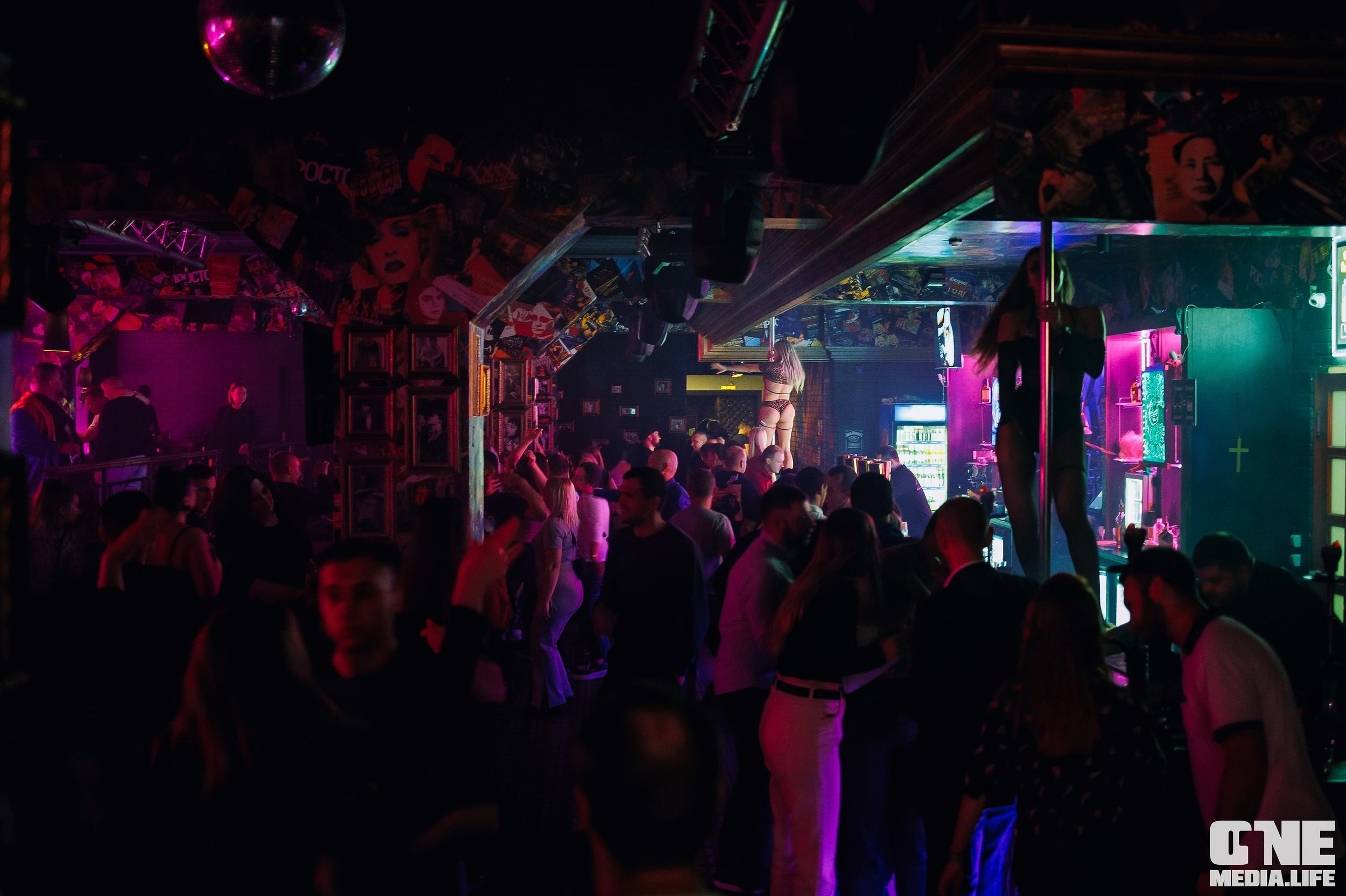 Фоторепортаж из бара XxxX. One Media Life: фоторепортажи, фотоотчеты с мероприятий и заведений