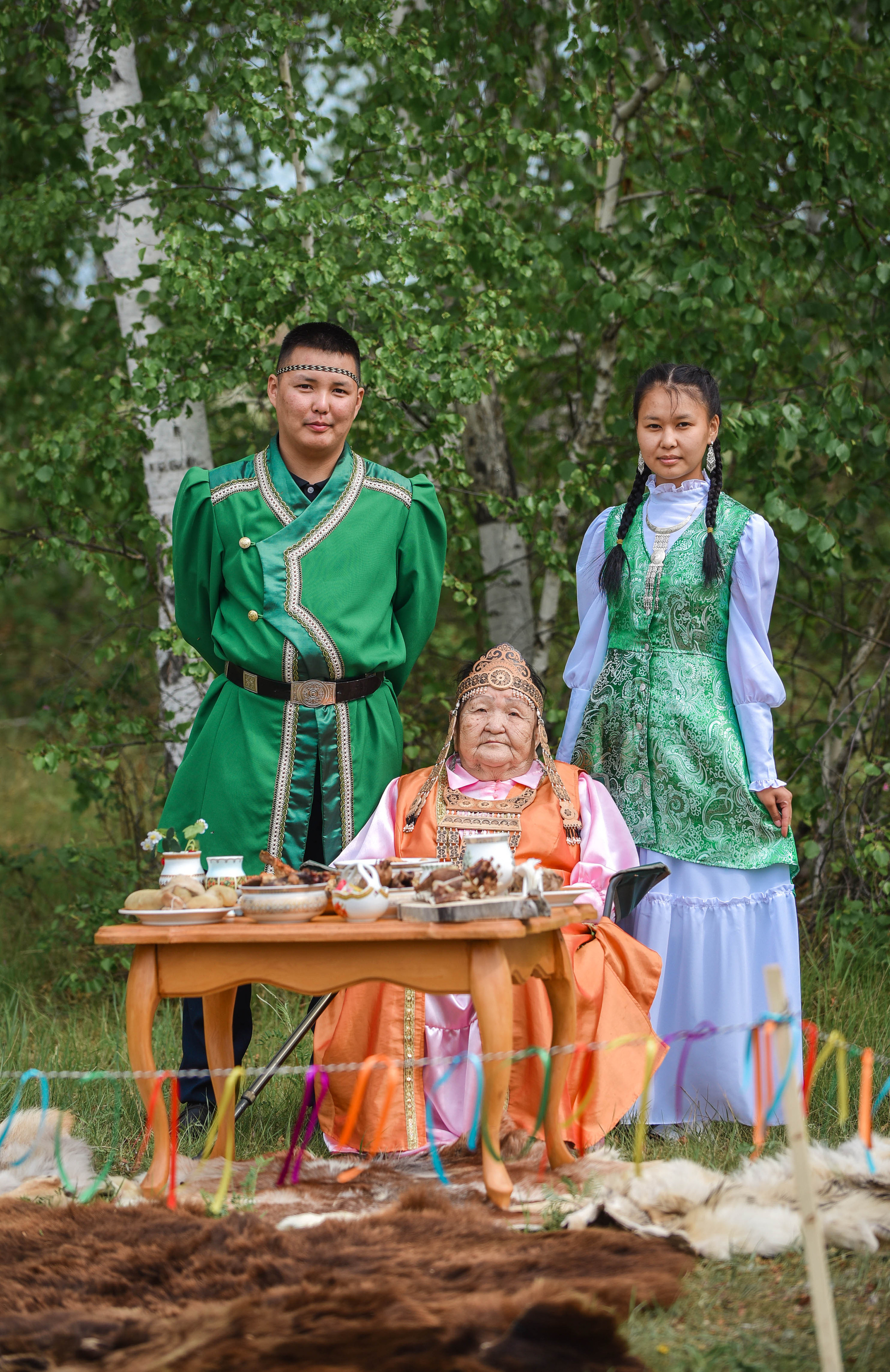 Фотосессия большой семьи в национальных костюмах. ФОТОГРАФ в МОСКВЕ Любовь Пронина