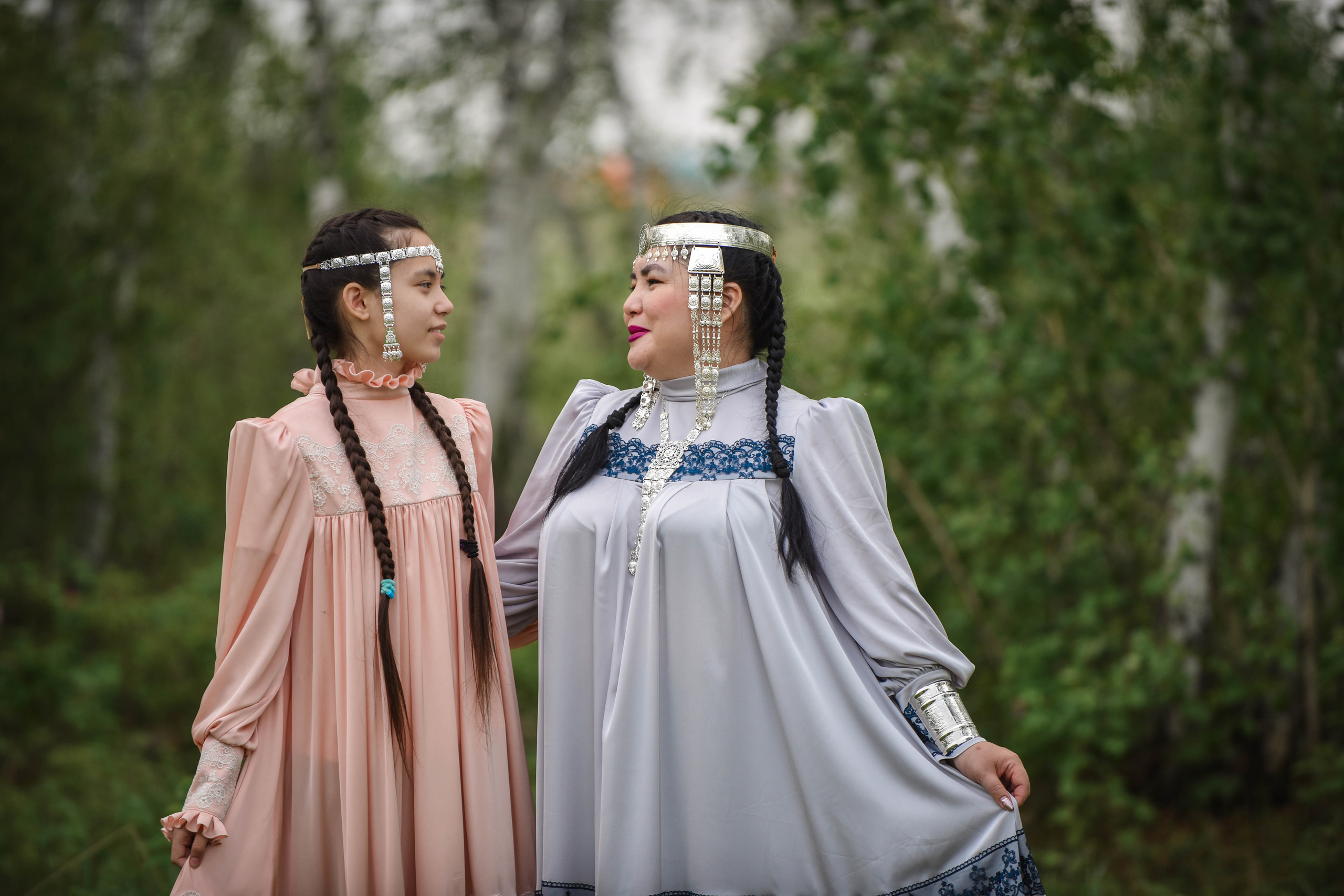 Фотосессия большой семьи в национальных костюмах. ФОТОГРАФ в МОСКВЕ Любовь Пронина