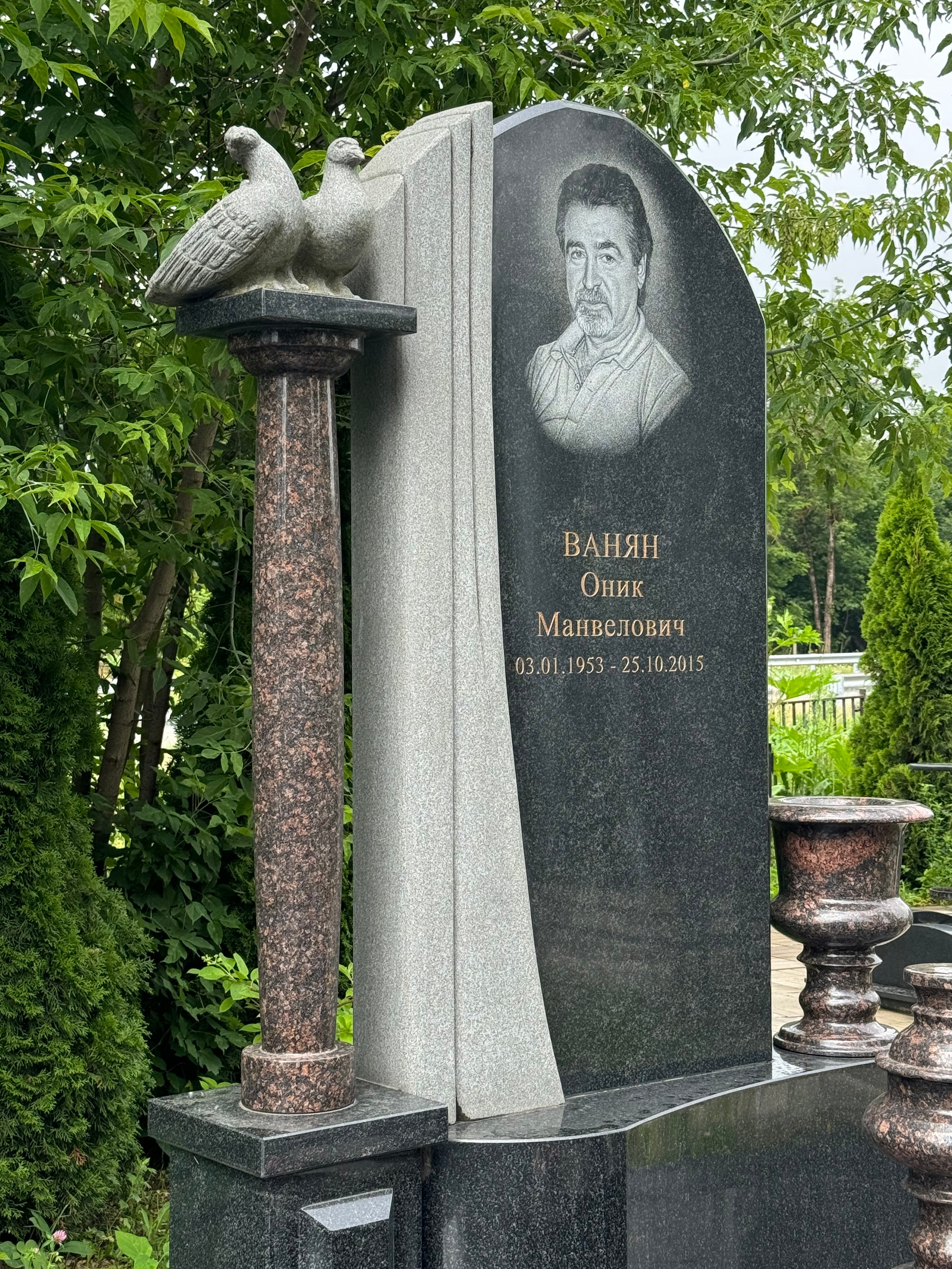 Реальные фото работ. Изготовление и установка памятников в Москве и МО