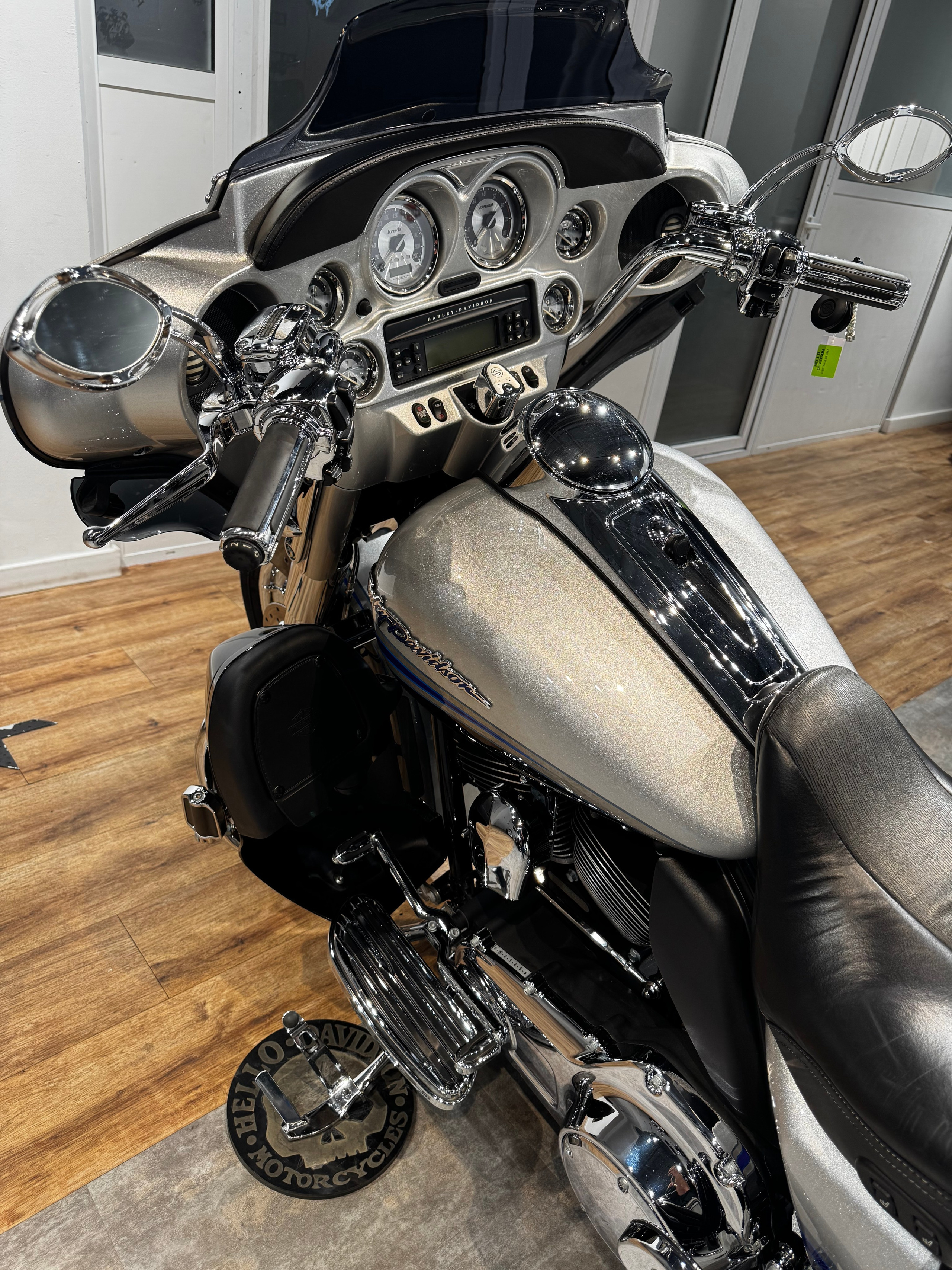 Мотоциклы Harley-Davidson CVO Black Diamond (Touring) — купить мотоцикл. Hello Davidson, Москва. Только хорошие мотоциклы…