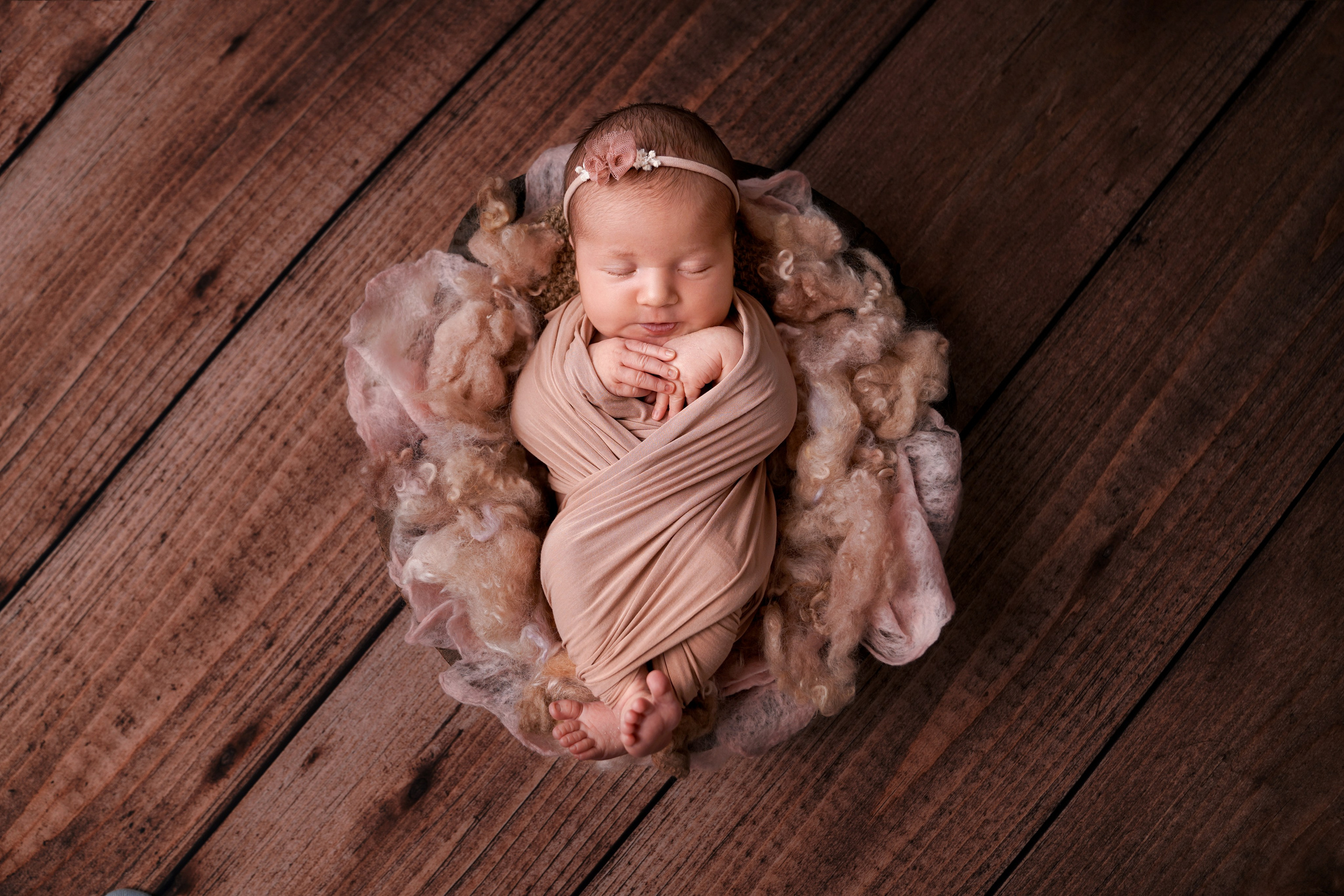 Фотосессия новорожденного (newborn). Фотограф новорожденных, детей до года и беременных в Симферополе