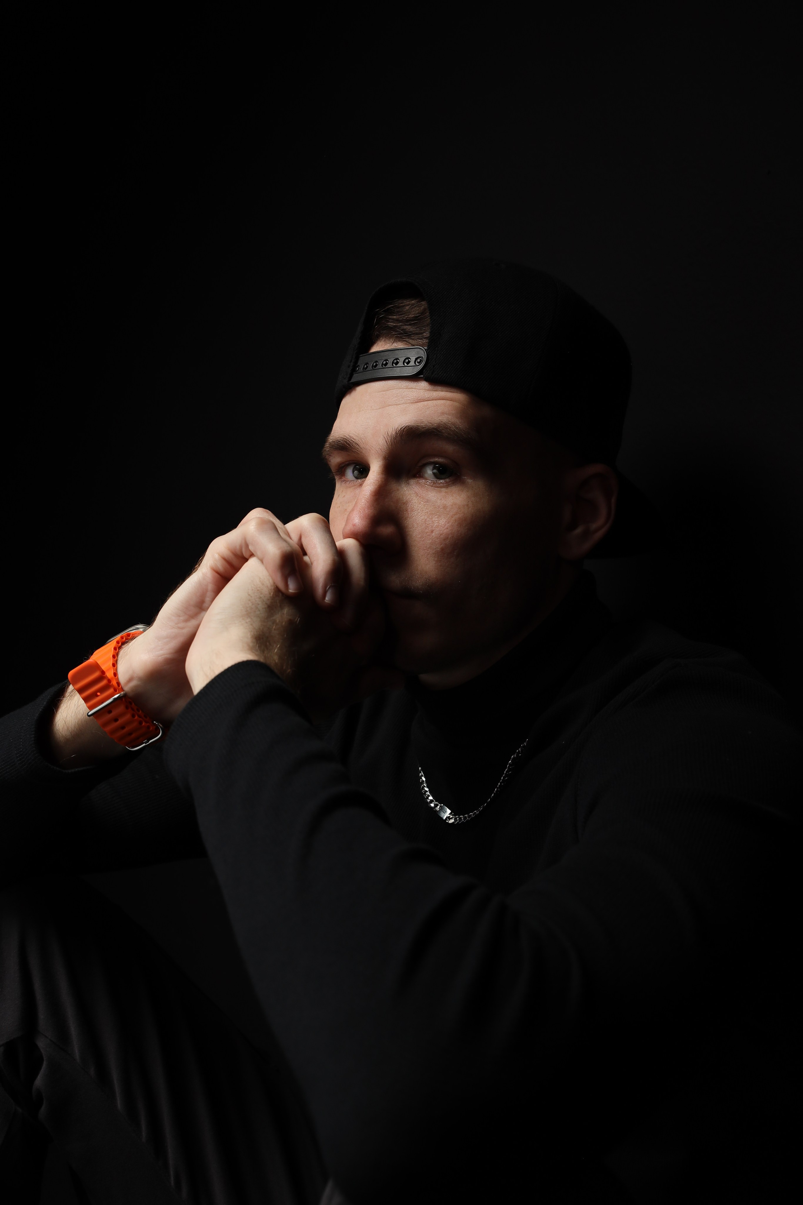 The White hat Alex. Профессиональный фотограф в Воронеже Владислав Крылов