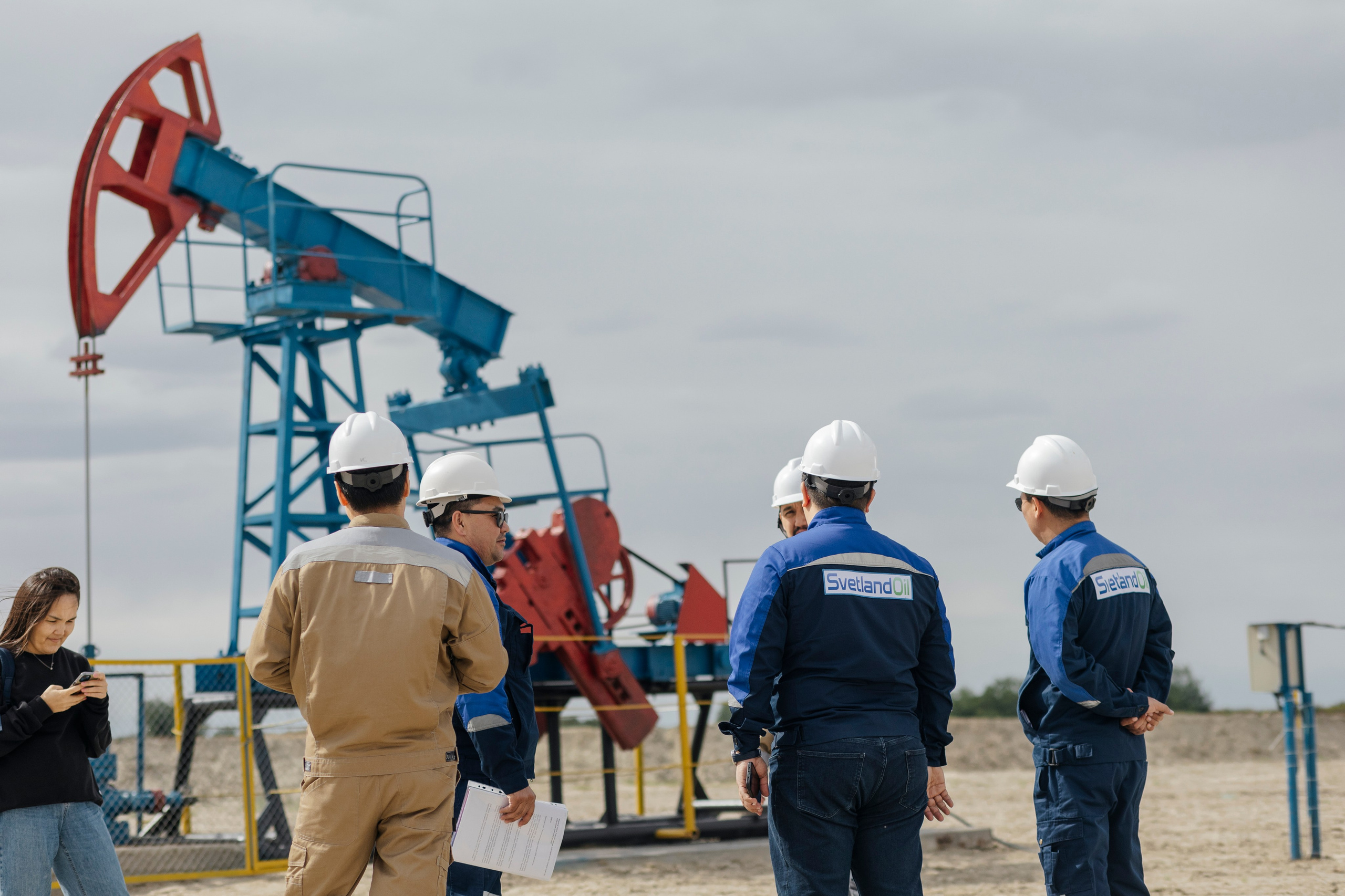 Промышленная фотосъёмка для Ассоциация НДО Petromining. Фотограф в Алматы Сиражев Карымсак. Фотосессия, бизнес портреты