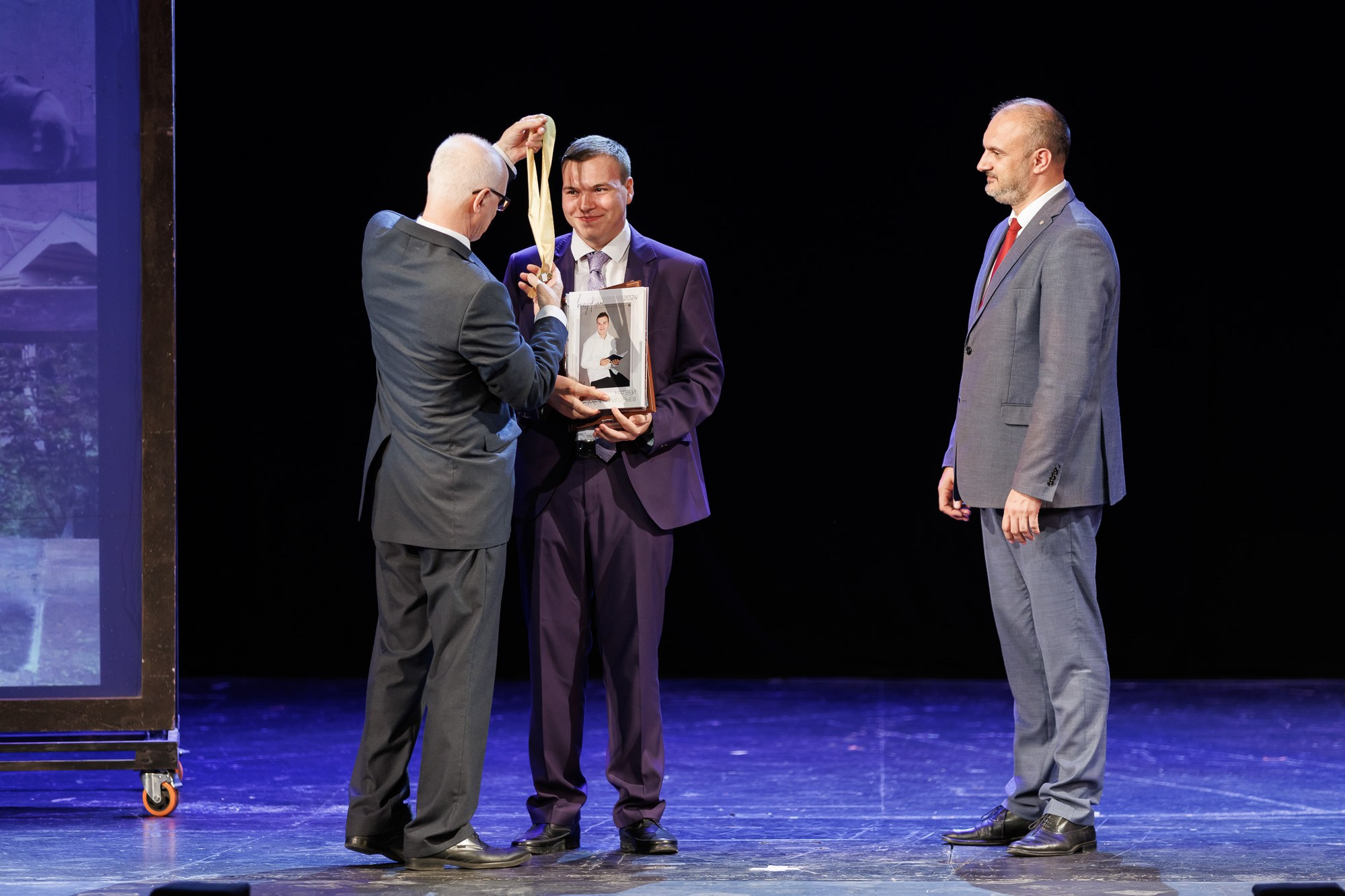 Выпускной вечер в Севастопольской гимназии № 1 имени А. С. Пушкина. Свадебный фотограф, фотосъемка в Крыму, Севастополе, Симферополе, Ялте