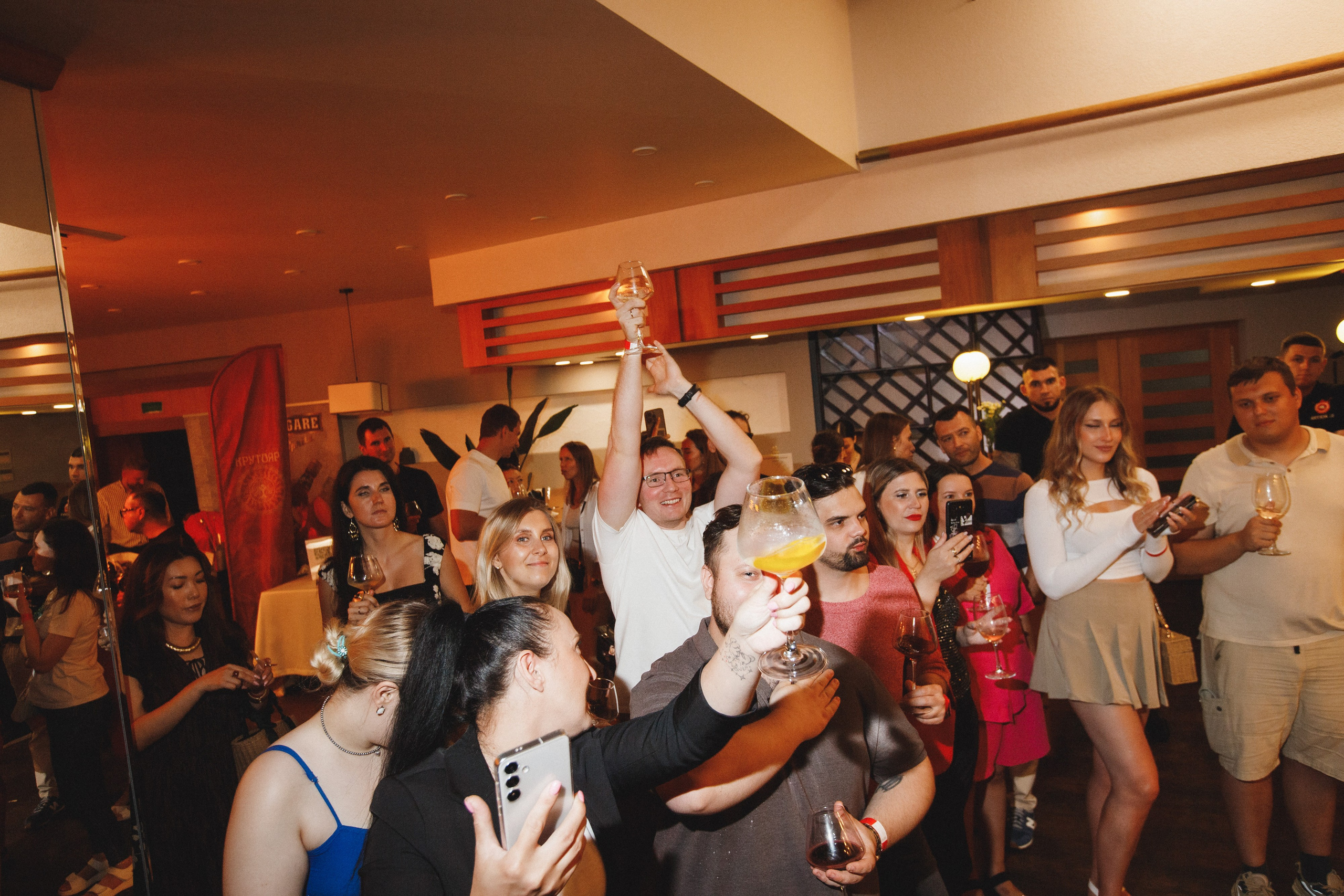 ФЕСТИВАЛЬ РОССИЙСКОГО ВИНА. СВОИ. ФОТООТЧЕТЫ-СОБЫТИЯ-МЕСТА