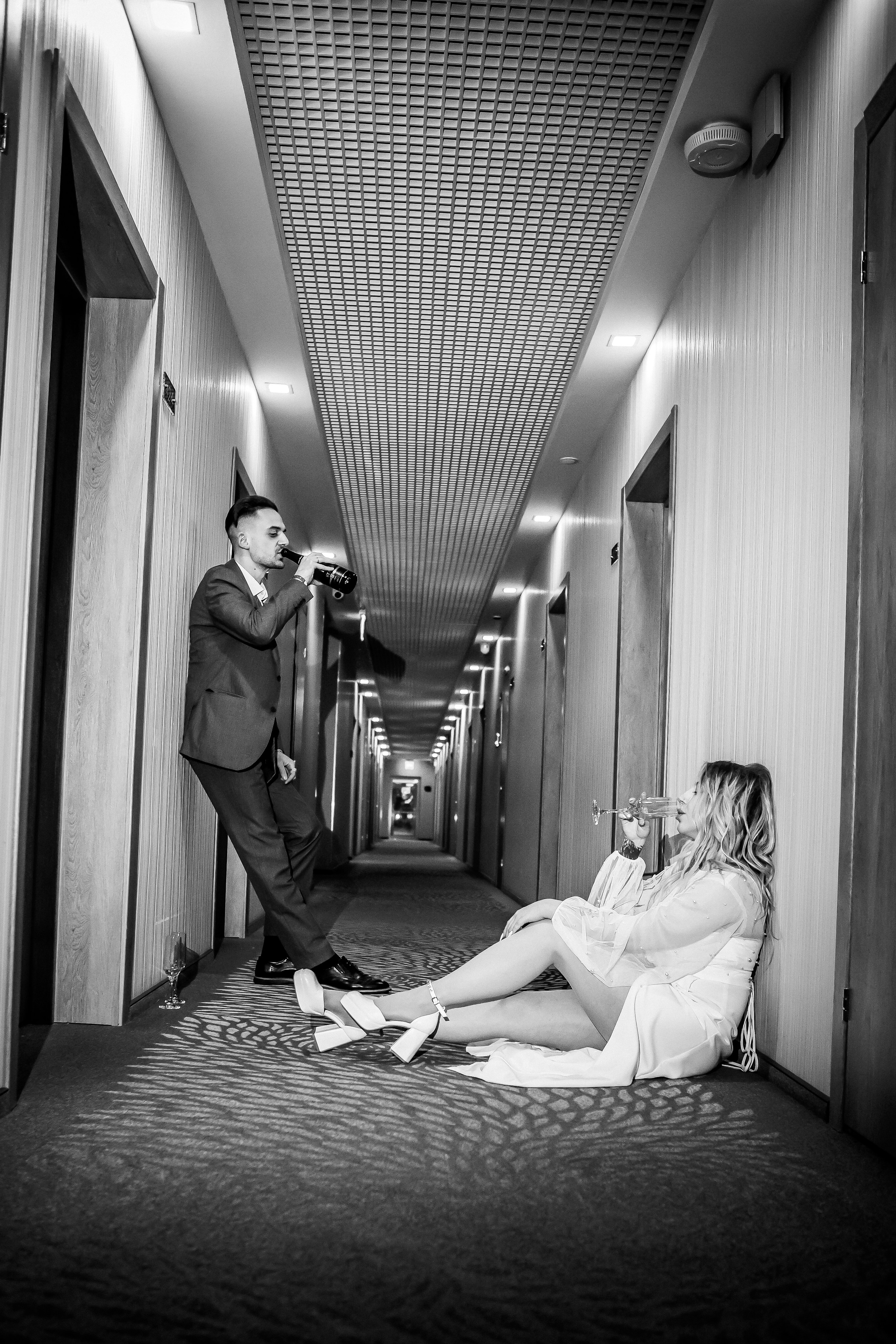 Свадьба в стиле папарацци: Софринопарк превращается в сцену захватывающего действа!. Свадебный фотограф в Москве