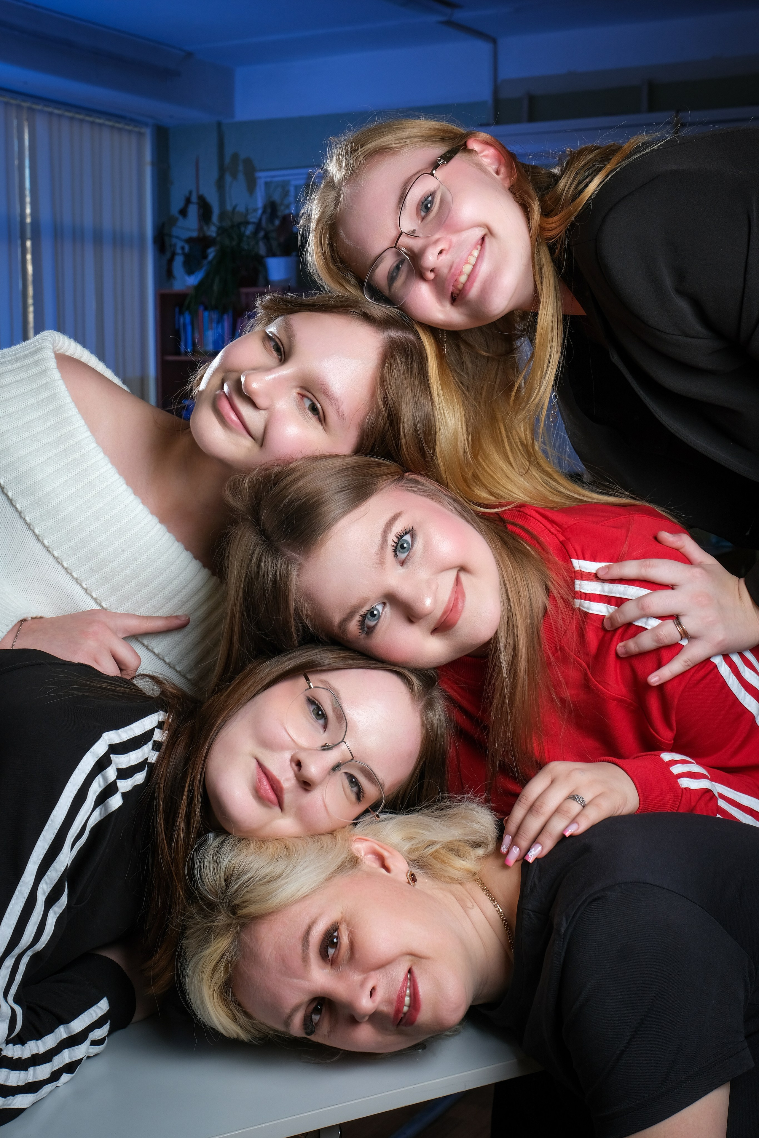 Фотосессия групповая фото в школе с учителем