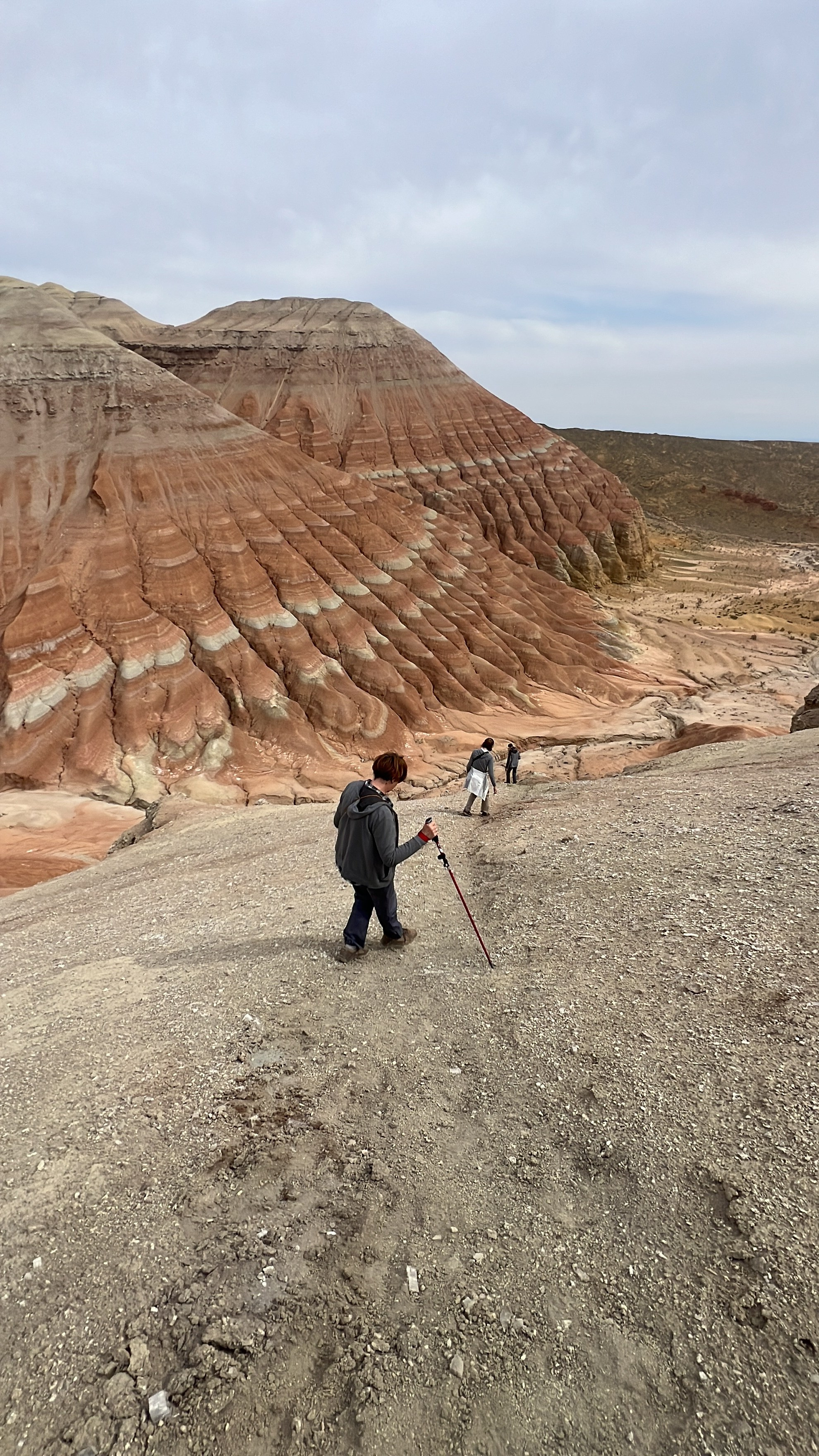 Экскурсия и тур на Поющий Бархан и в горы Актау и Катутау в национальном парке Алтын Эмель из Алматы