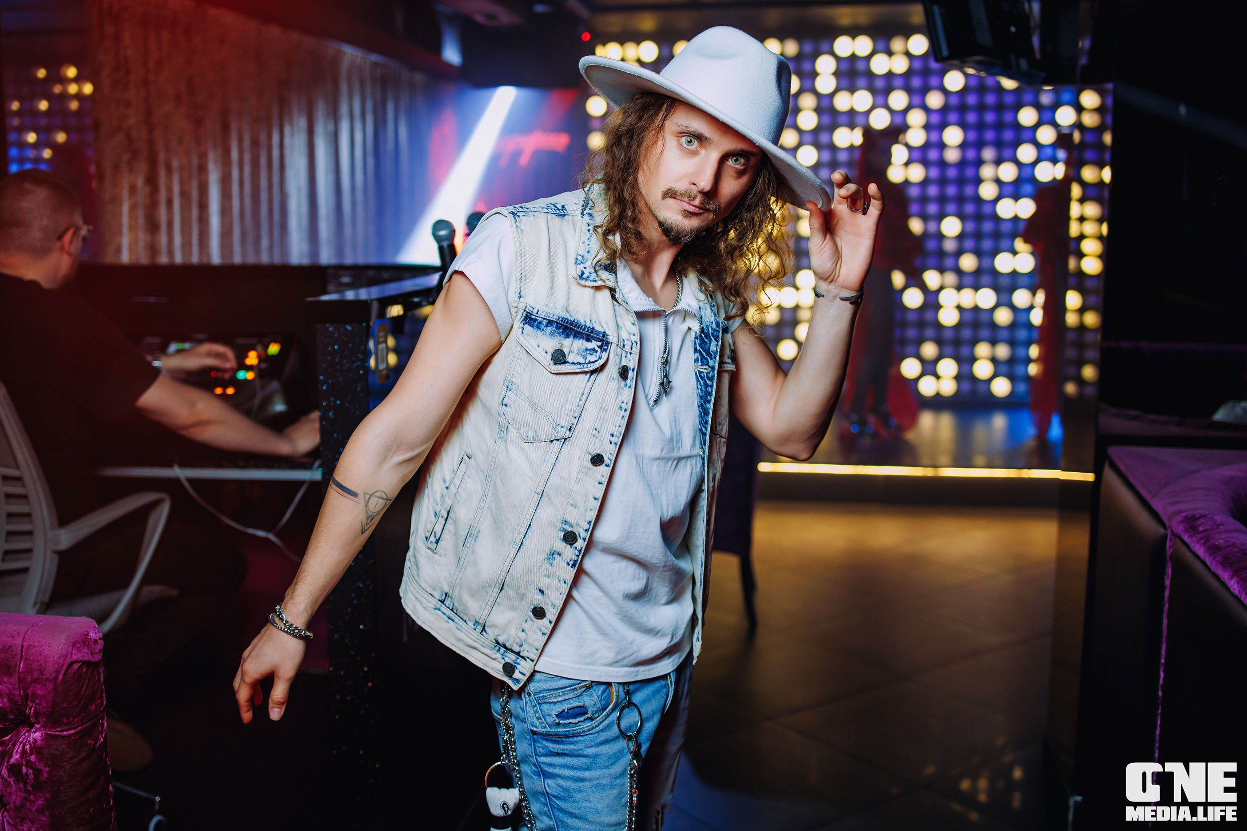 Фоторепортаж из караоке-клубе Эйфория. One Media Life: фоторепортажи, фотоотчеты с мероприятий и заведений