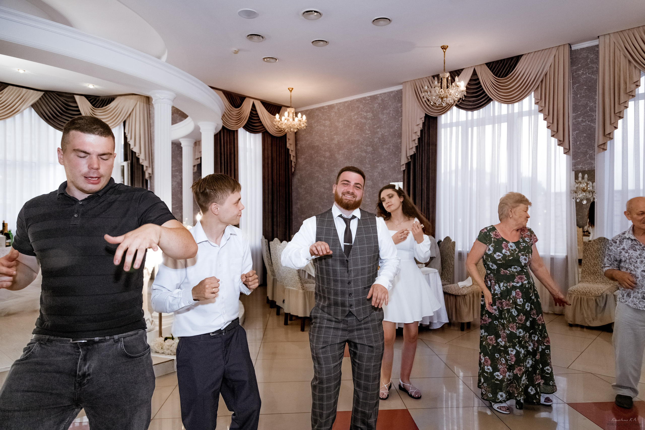 Свадебный фотограф. Репортажный фотограф Кузнецова Кристина