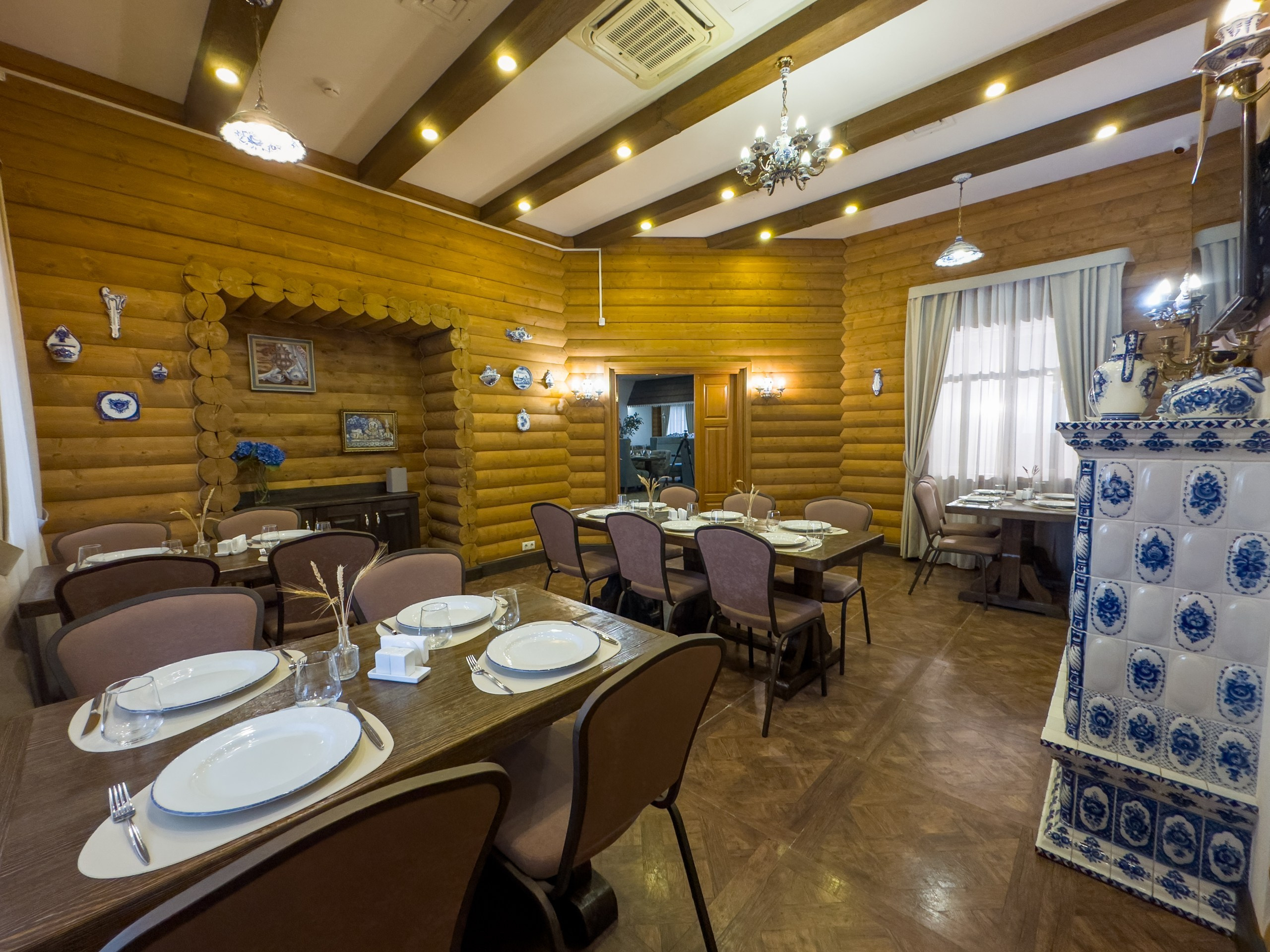 Банкетный зал «Гжель», ресторана «Дача ". Фотограф в Оренбурге. Профессиональный фотограф