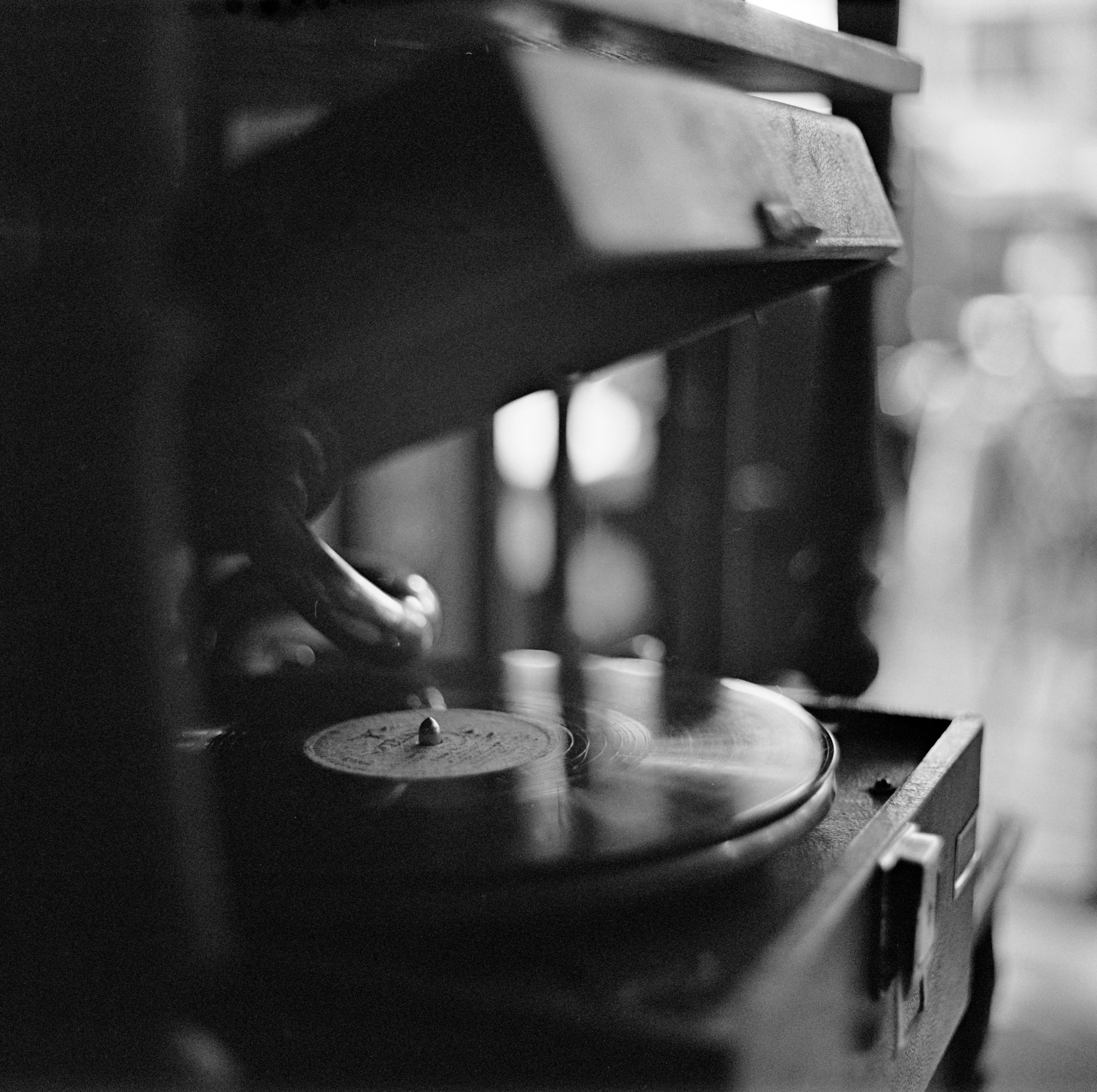 Альбом «Кофе. Кошка. Мандельштам.» г. Геленджик. Проект «Проявленные в кофе»