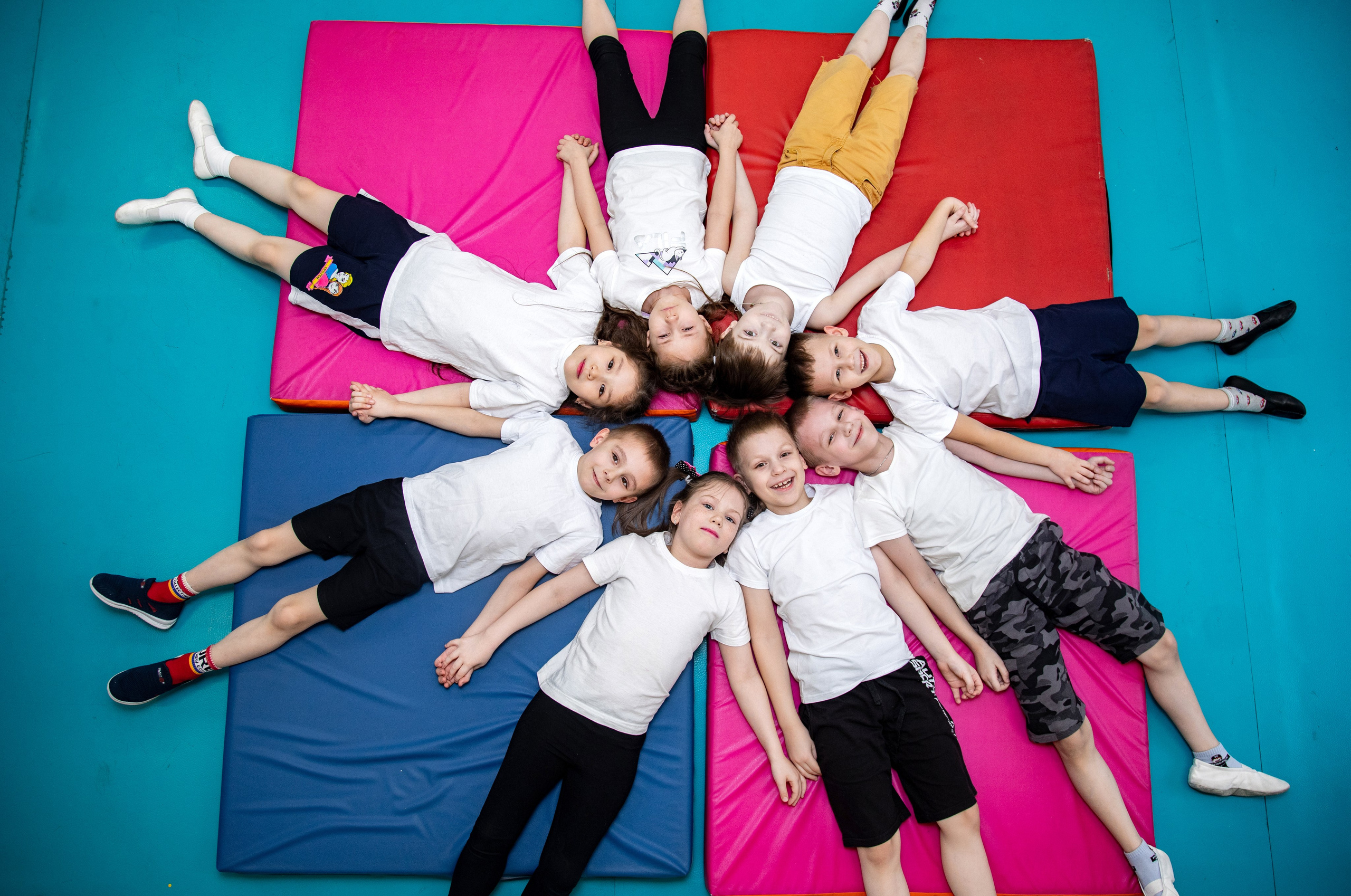 Выпускные альбомы в Красноярске. Студия Колибри