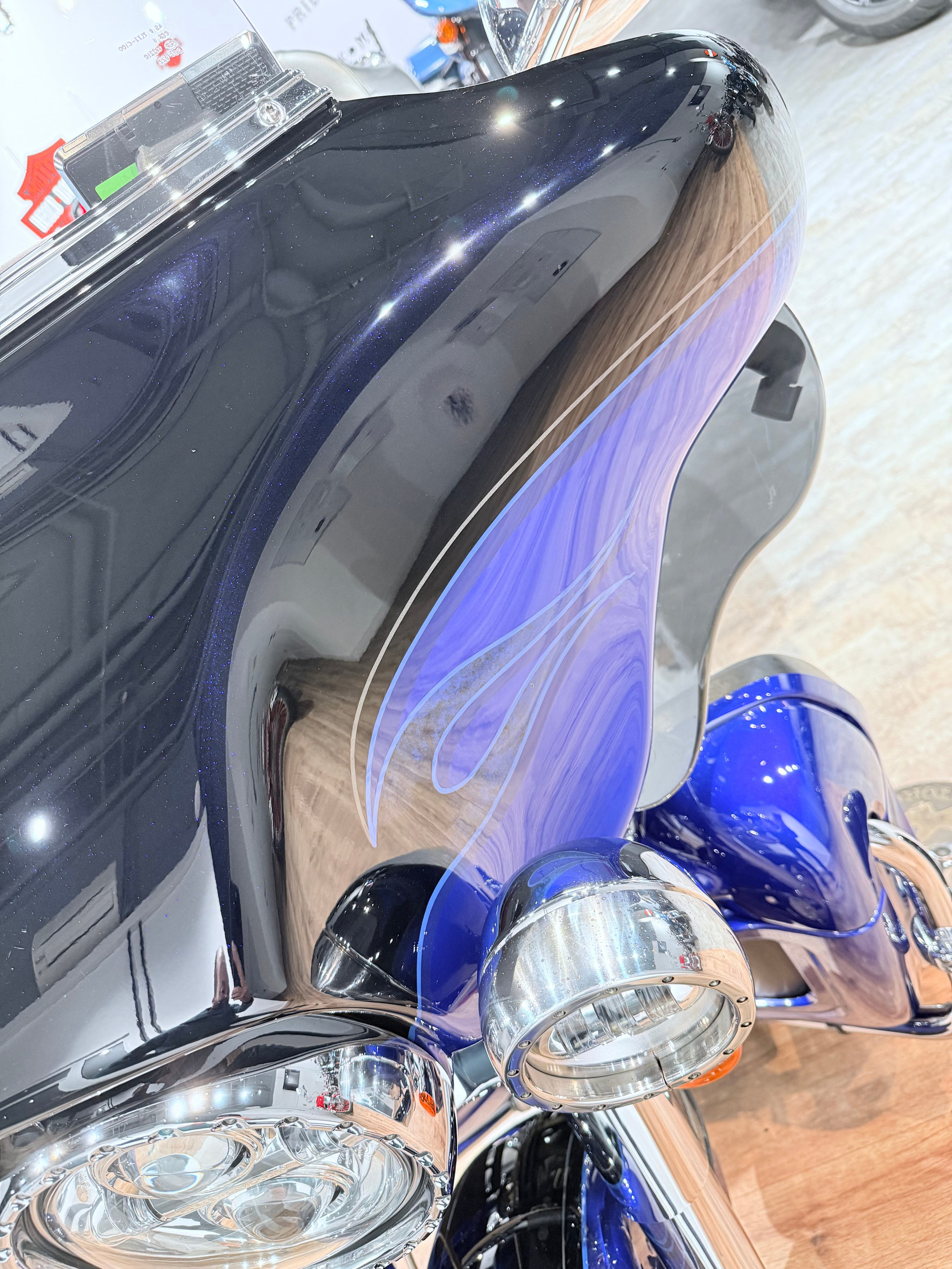 CVO Limited (Twilight Blue Candy). Hello Davidson, Москва. Только хорошие мотоциклы…