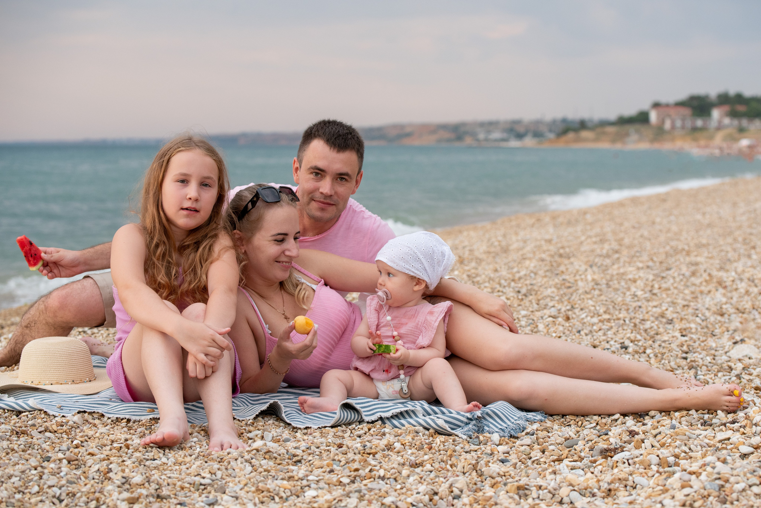 Семья Насти на море. Семейный фотограф в Севастополе Куценко Светлана