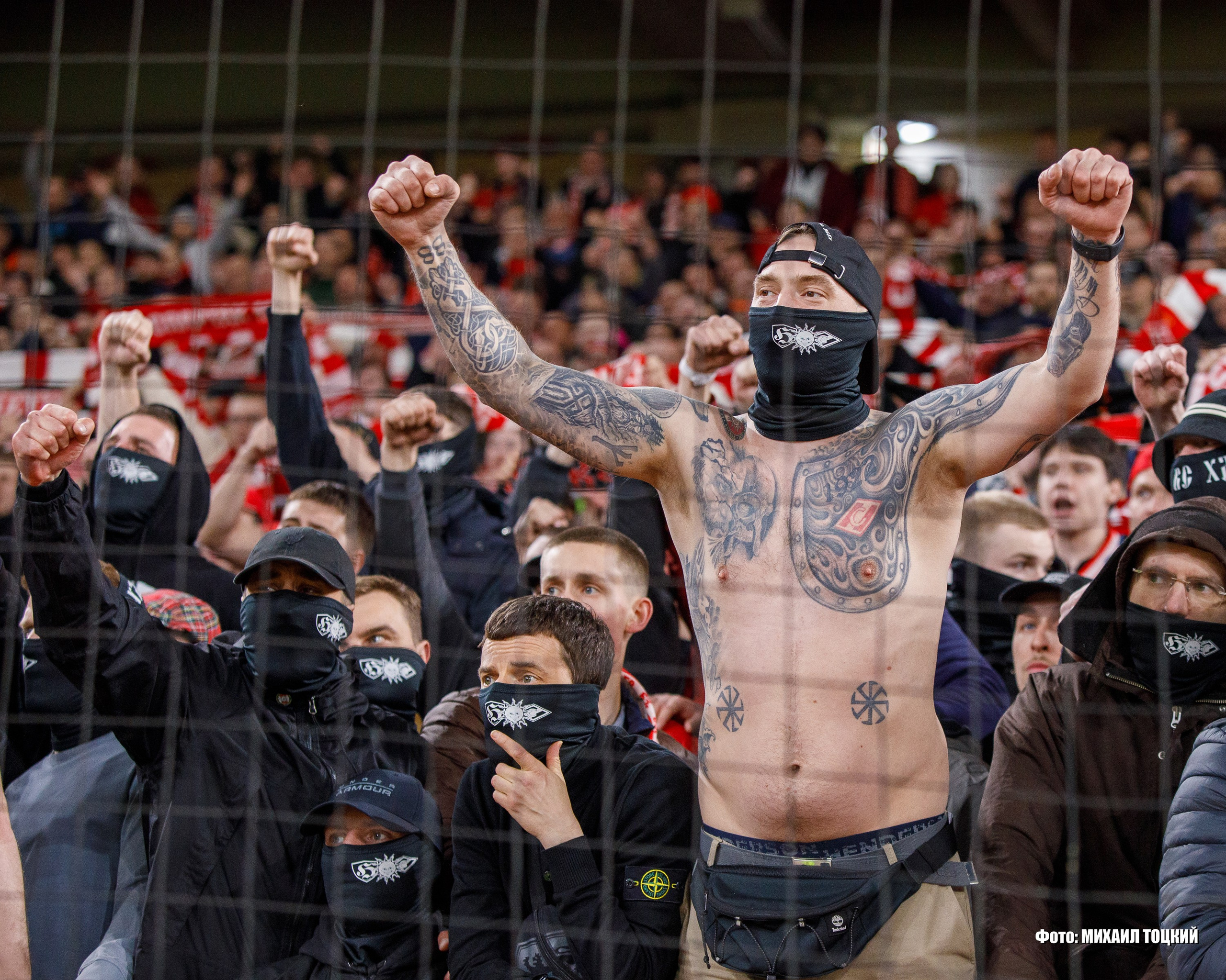 Фанаты Спартака на трибуне Север