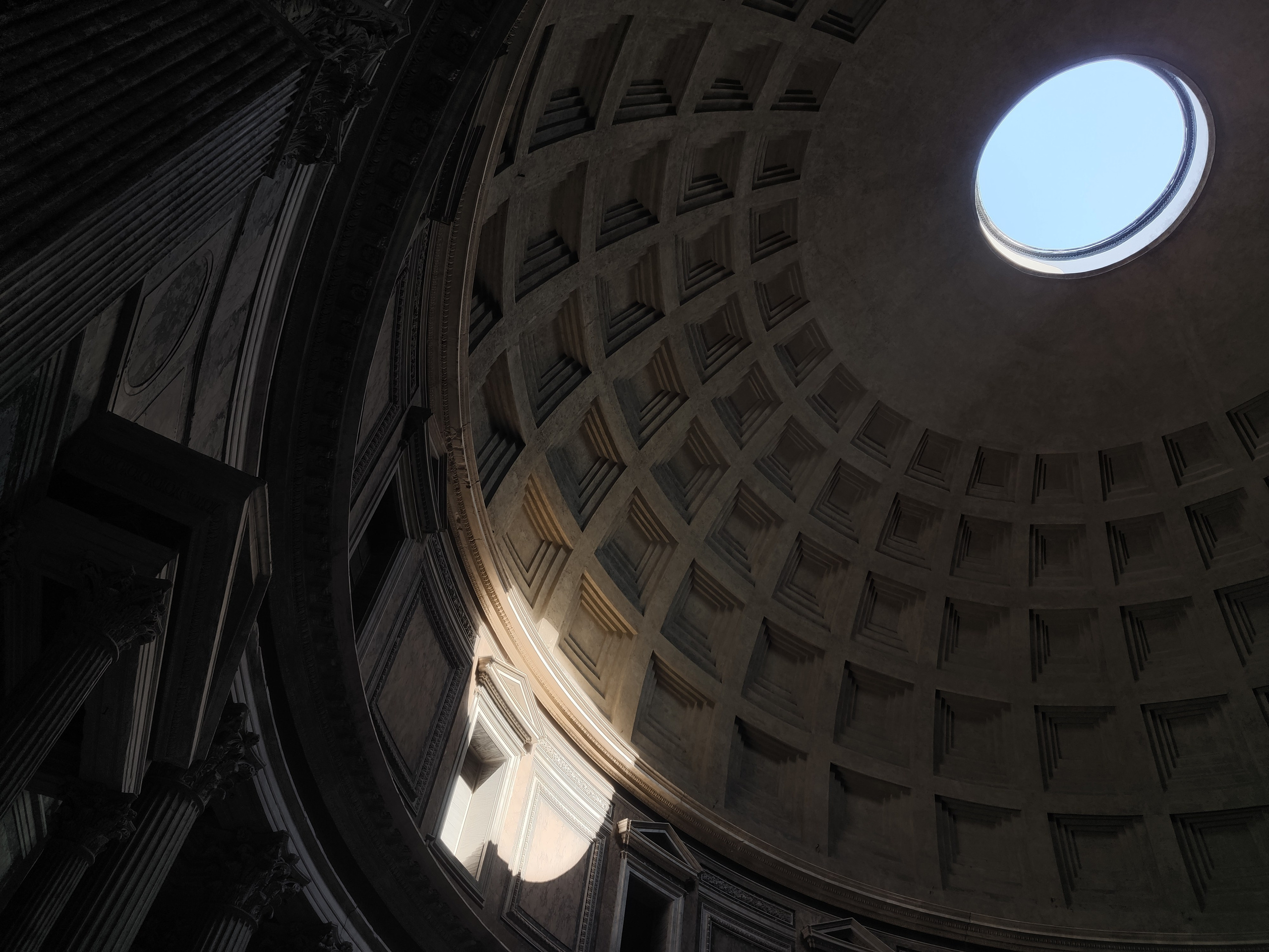 Архитектура и городские ритмы. Любовь Каширская — фотограф для малого бизнеса и специалистов