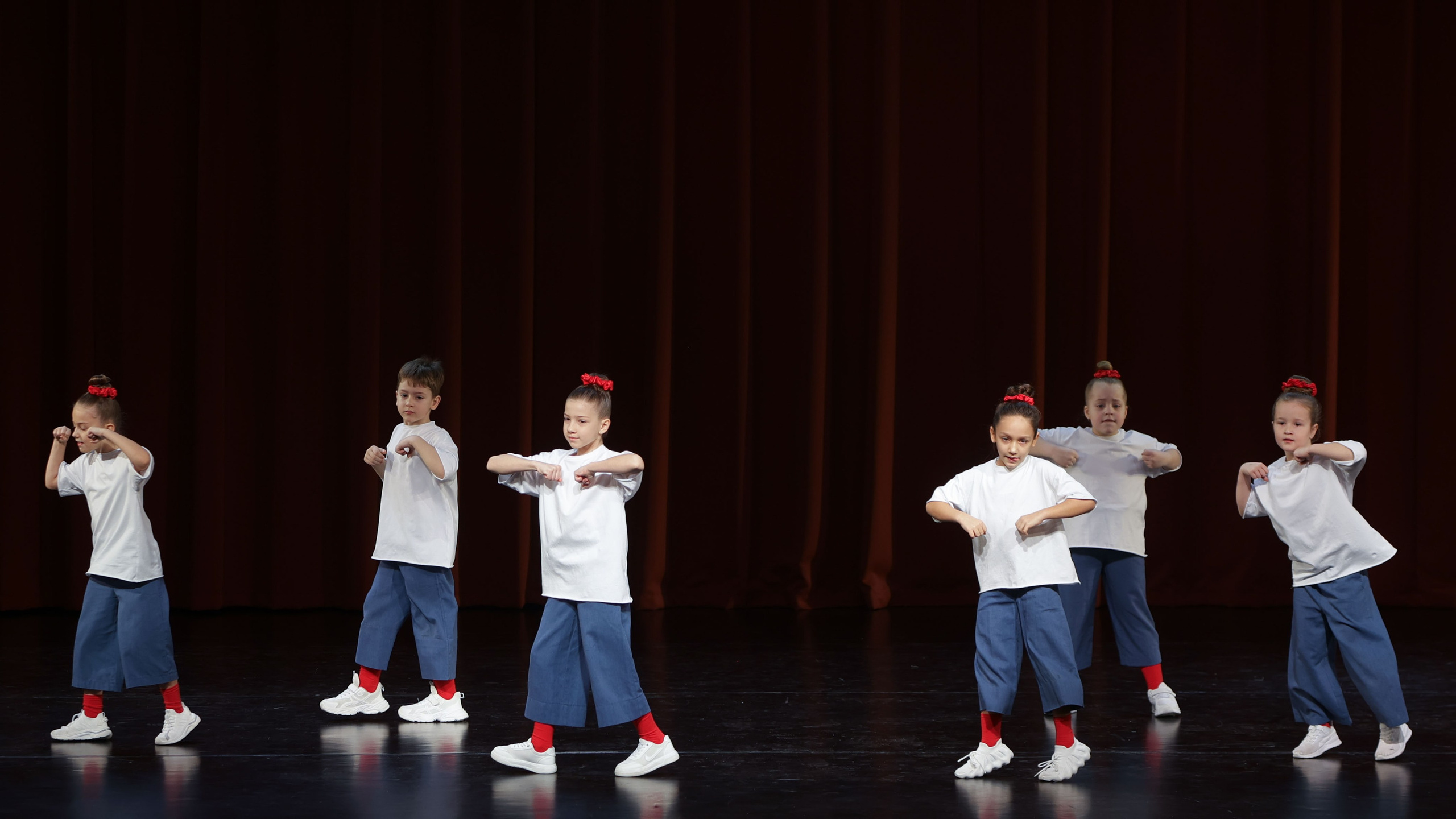 Фестиваль хореографического искусства «КУБОК ЛЕГЕНДЫ — 2025». Выпускные альбомы и школьный фотограф в Подольске, Троицке, Щербинке, Москве и Московской области