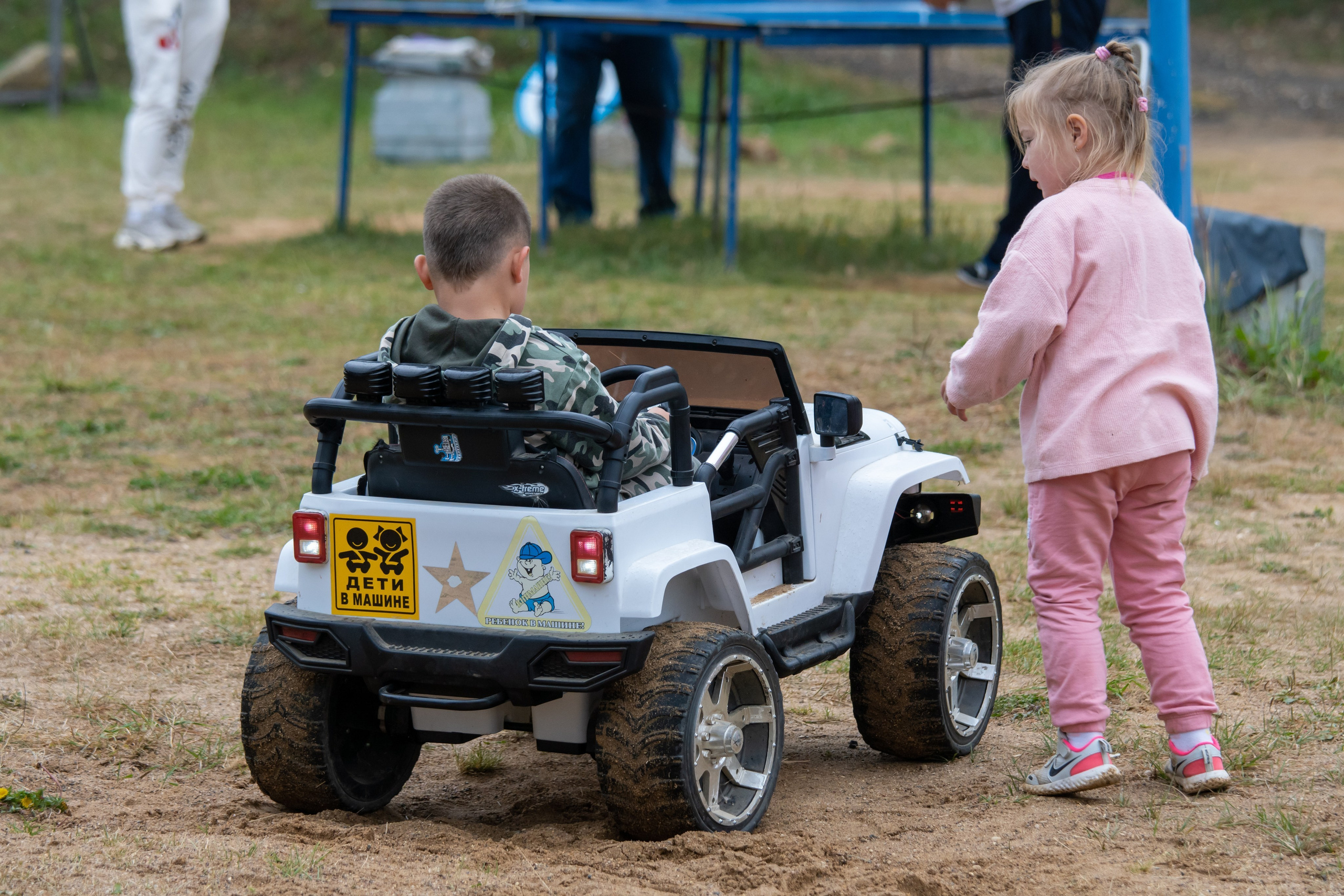 Фотограф на прогулочную фотосессии, фотосъёмка в парке, фотосессии в цветущем саду, студийные фотосессии. «Студия DRONAVT`s» — видеосъёмка и фотография г. Москва