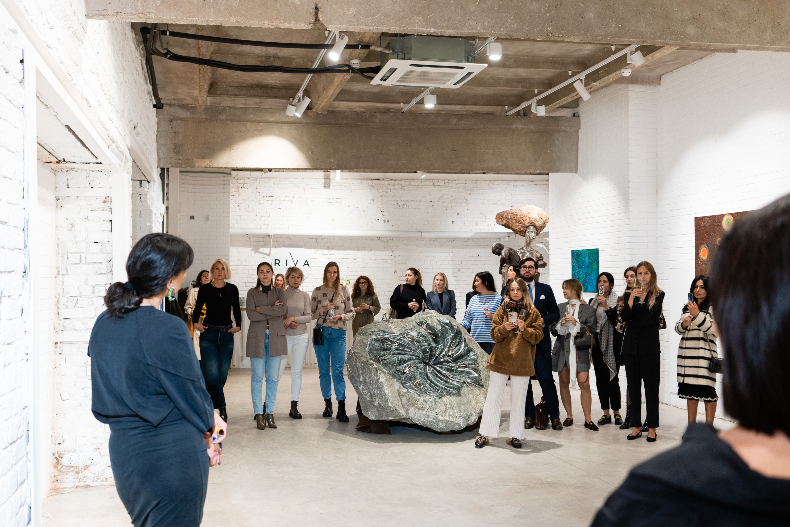 Открытие выставки «Осторожно: хрупкое!» в галерее Riva. Фотограф в Москве Женя Потах