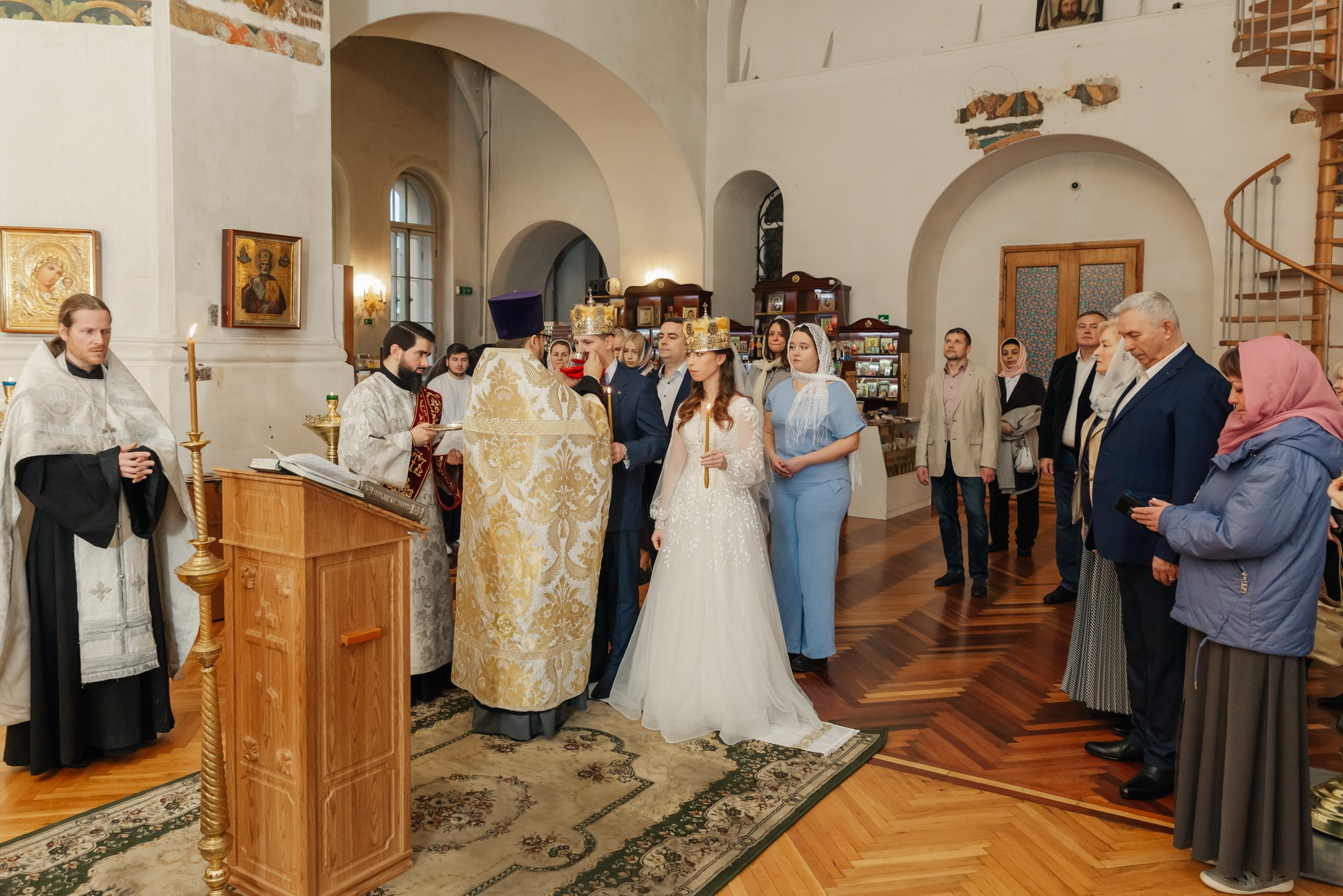 Венчание Храм Покрова Пресвятой Богородицы на Боровой, где провести камерное венчание, стоимость венчания в Венчание Храм Покрова Пресвятой Богородицы на Боровой СПб, лучшие церкви для венчания