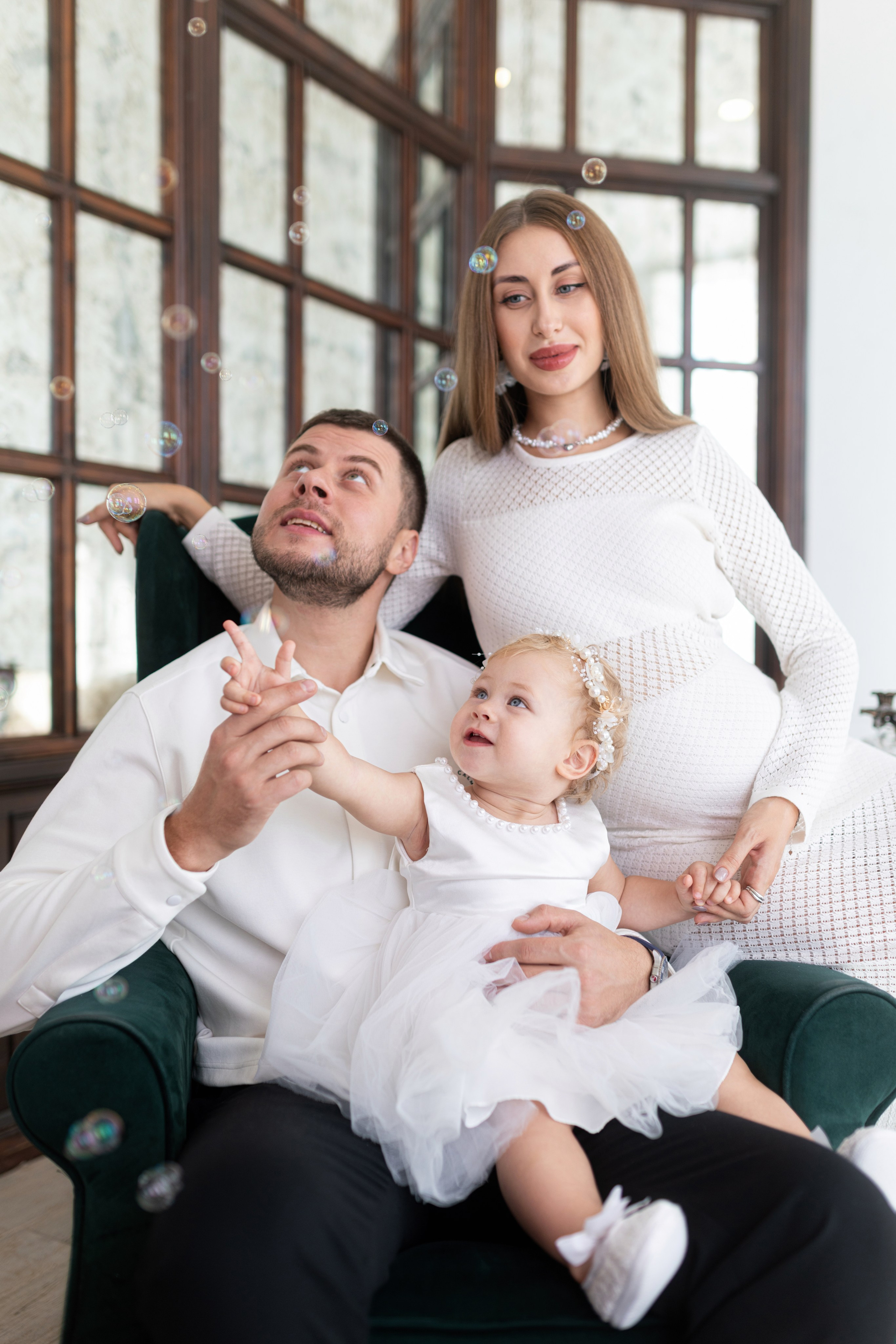 Семейная съемка для Яны и Дани в интерьере. Дмитрий Шульгин, портретный фотограф в Воронеже