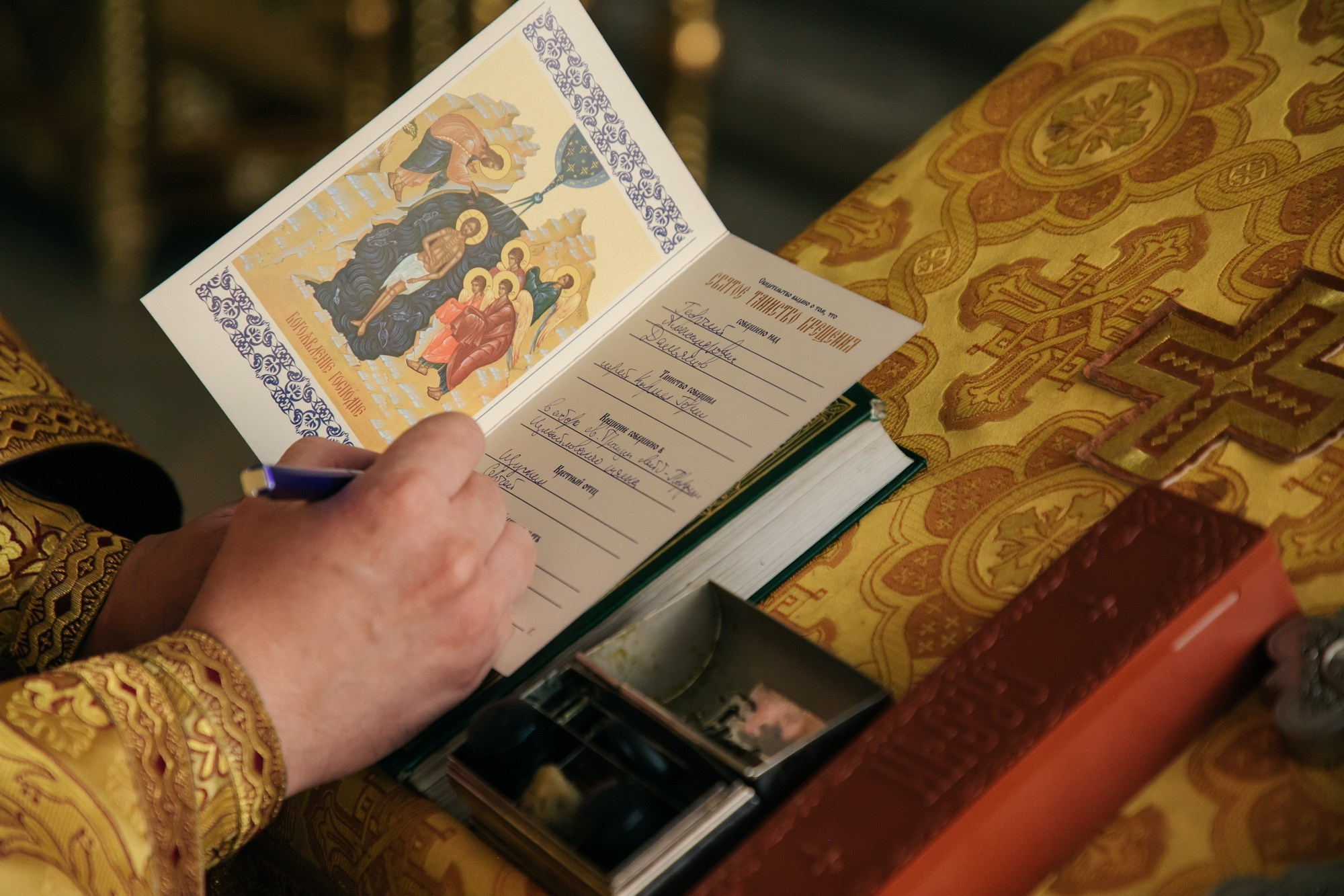 Крещение ребенка в Измайловском соборе СПб. Фотограф крещение венчание в Петербурге! Помогает подобрать храм и посоветовал душевного батюшку в СПб