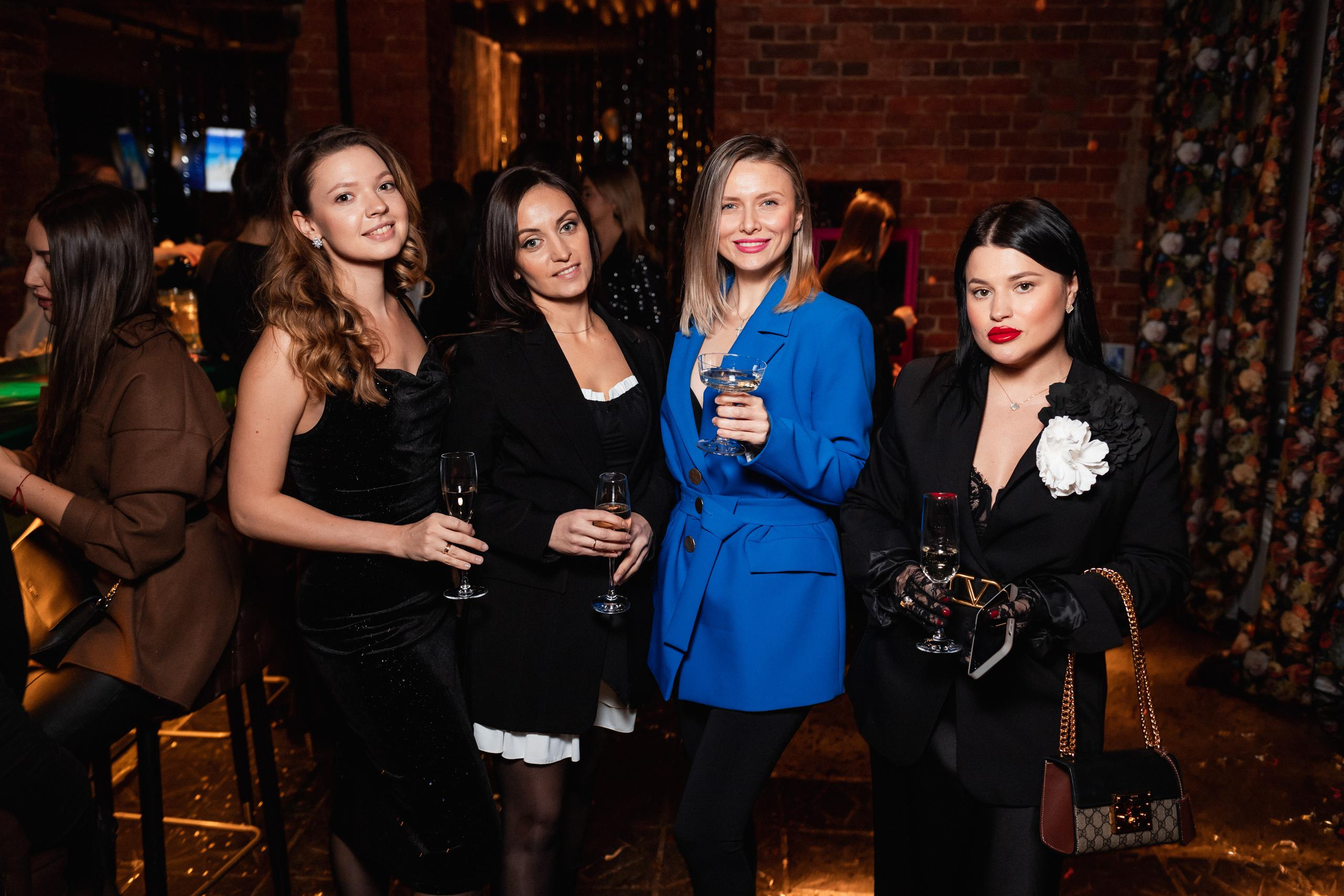 CHRISTMAS MOOD. СВОИ. ФОТООТЧЕТЫ-СОБЫТИЯ-МЕСТА